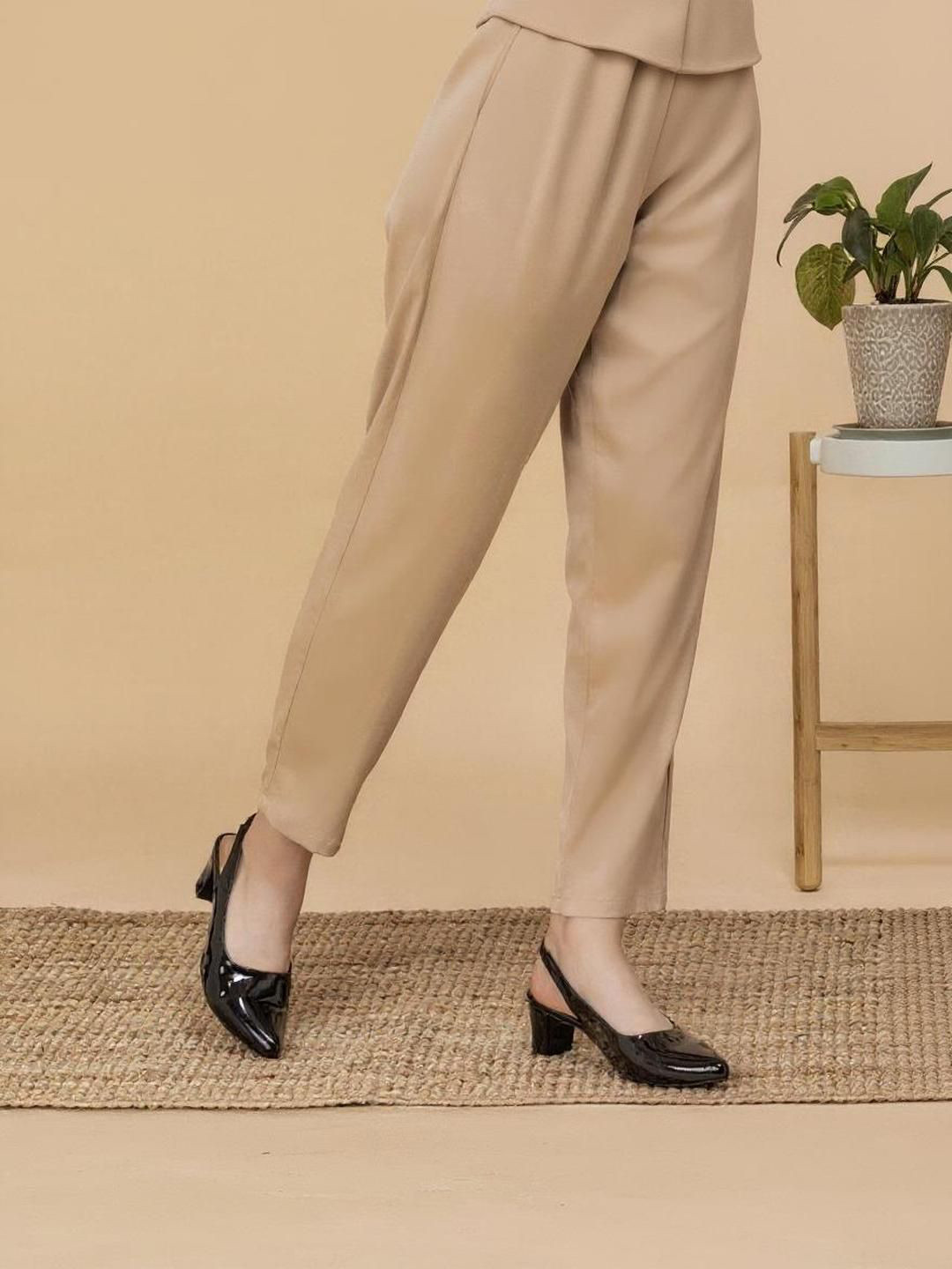 Kneetoes Women Shiny-Pop Black Slingback Closed-Toe Sandals