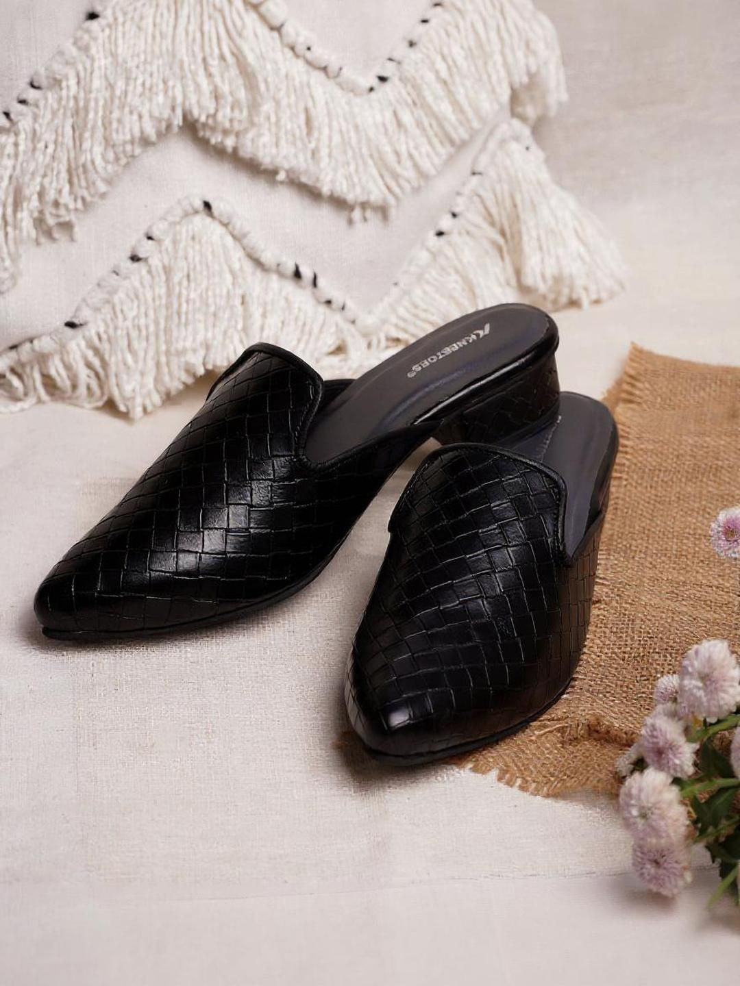 Kneetoes Women Bold Black Textured Mule Sandals