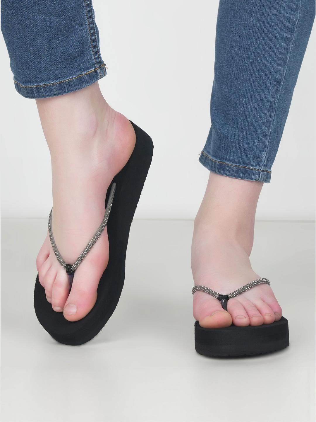 LOVEHUSH Women black and grey Rubber Thong Flip-Flops