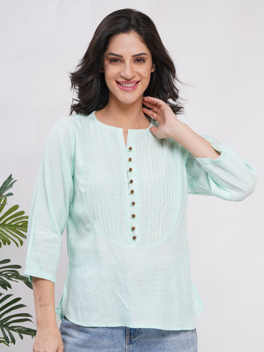 Minimul Mandarin Collar Raah Pintuck Linen Top