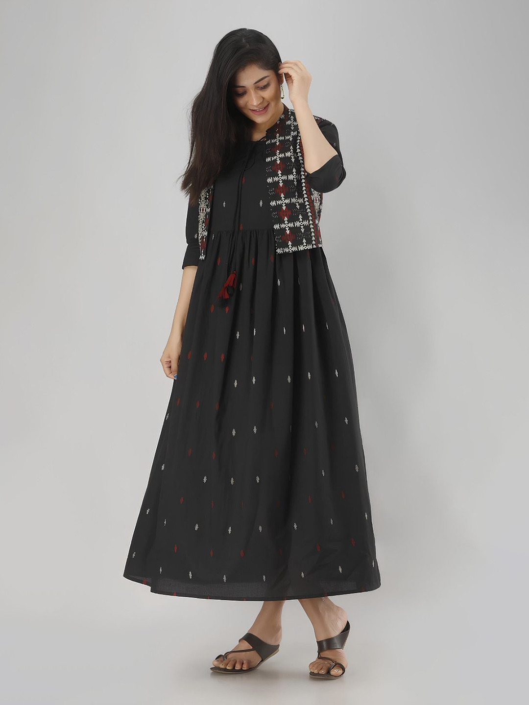 Jaipurite Women Printed Pleated Maxi Dress With Jacket