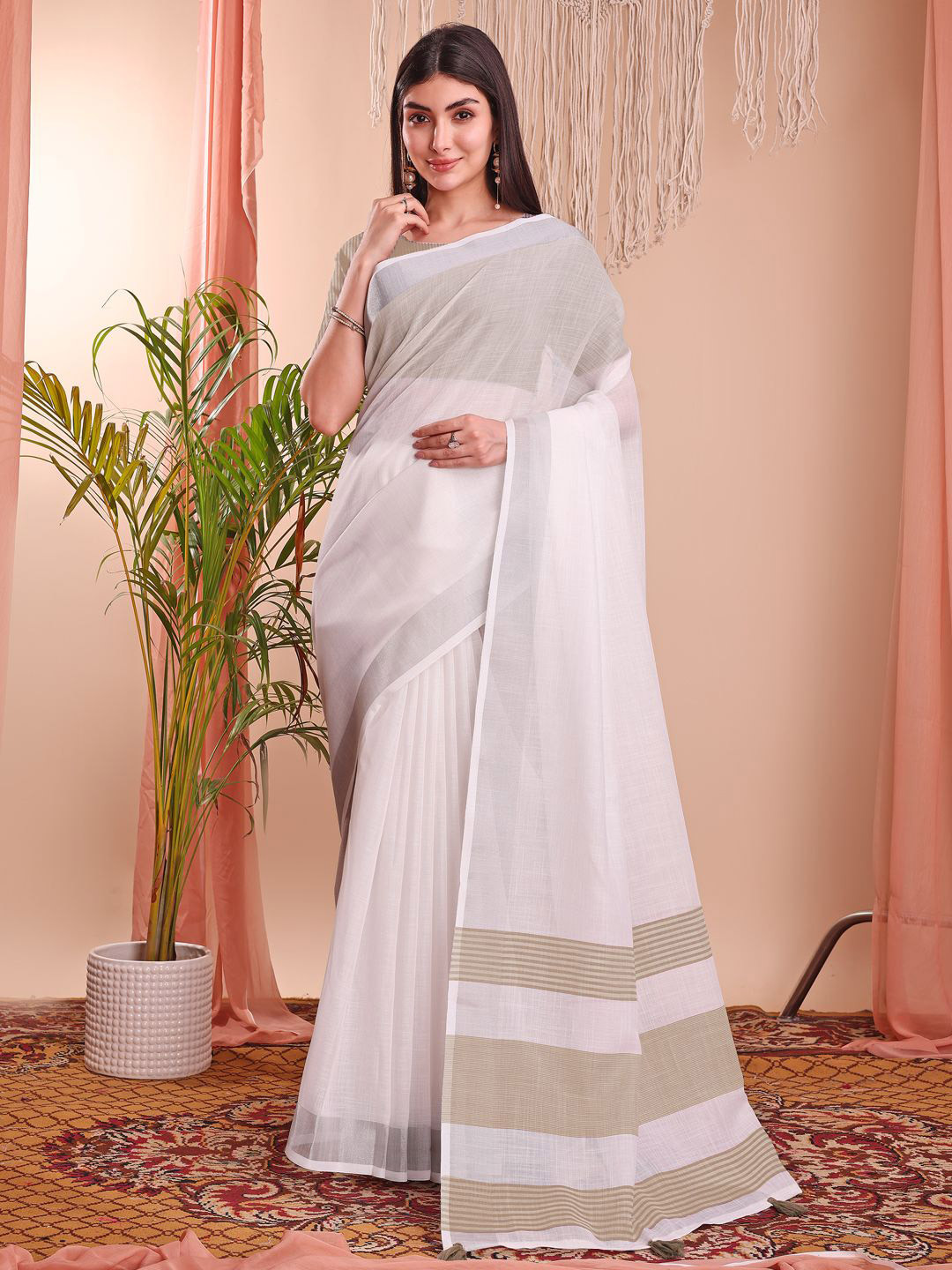 Pandadi Saree Saree With Contrast Blouse Piece