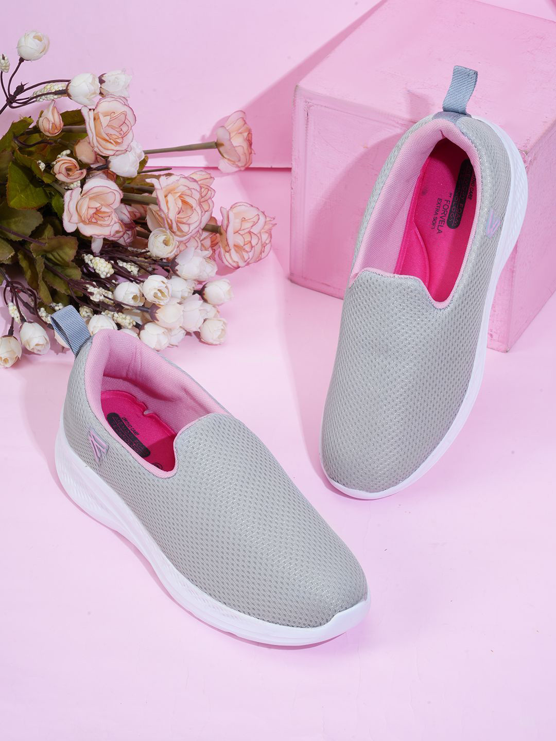 FORVELA Women Lightweight Memory Foam Insole Doctro Ortho Slip-On Sneakers