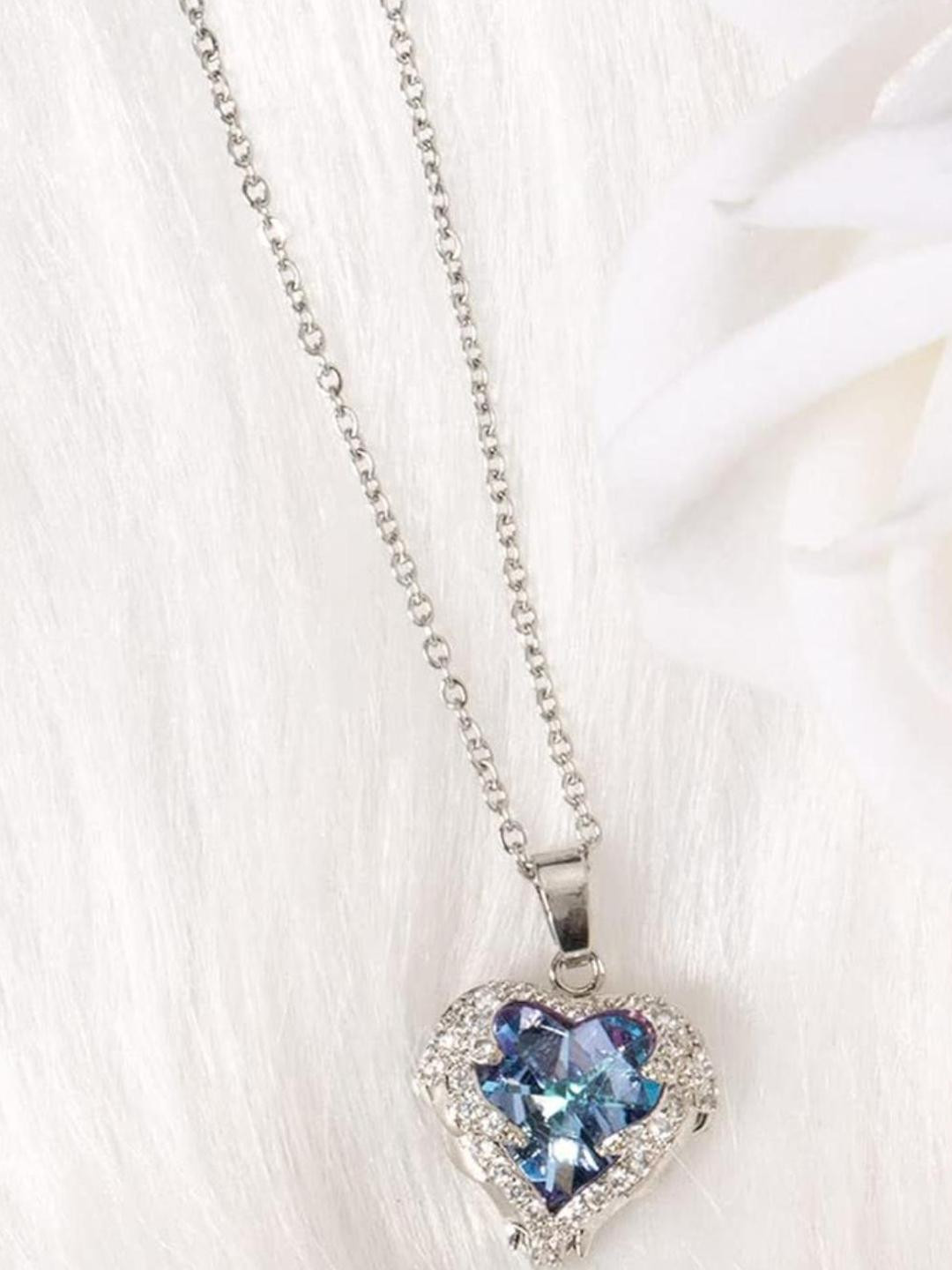 Pranjal Gems Artificial Stone Studded Heart Shaped Pendants