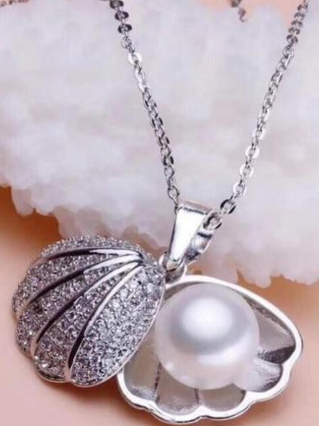 RSPR Pearl In Sell Pendant