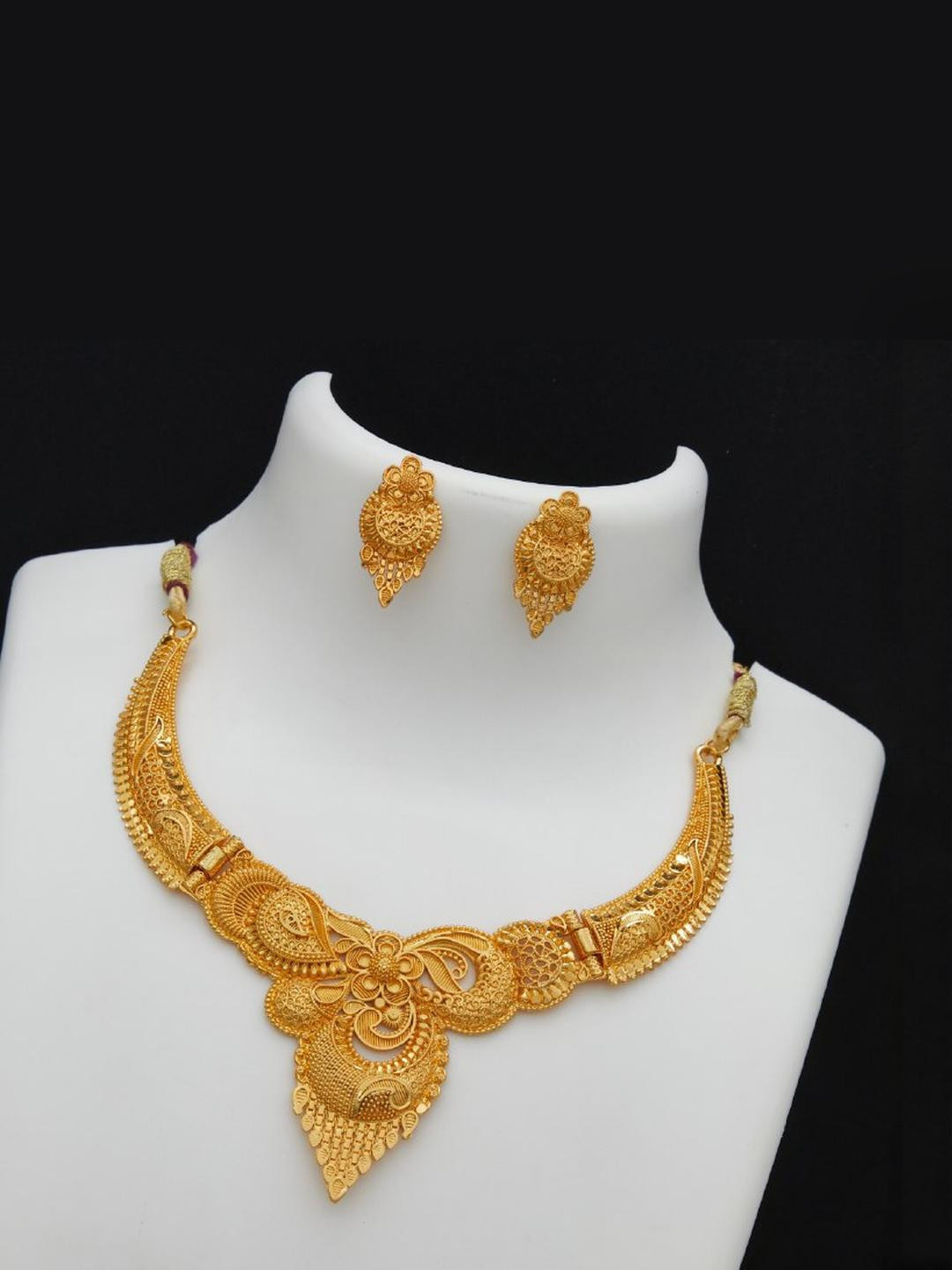 Bhanu diam Women Gold Jewellery Set