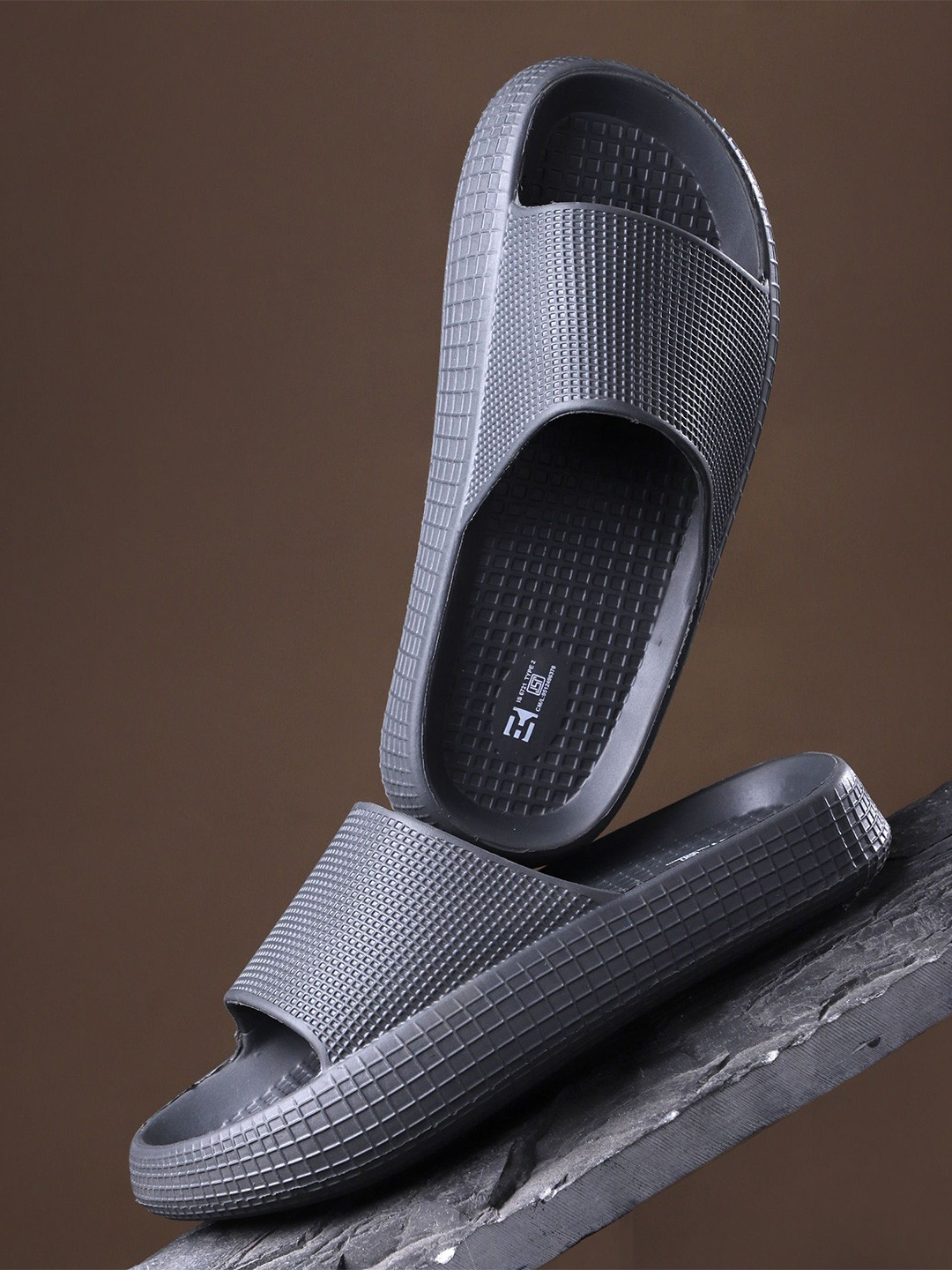 Hygear Radar Men Textured Casual Sliders