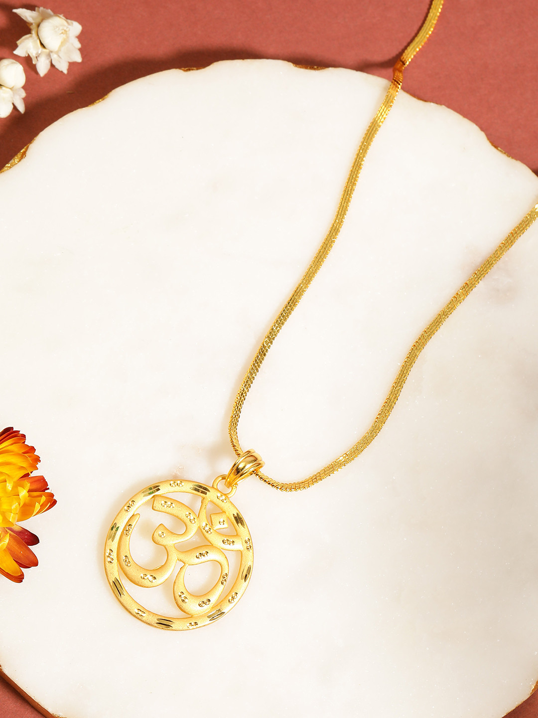 MANSIYAORANGE Gold-Plated Circular OM Pendant with Chain