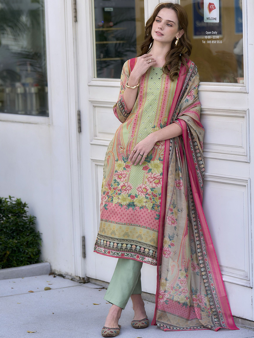 BE IN TEXO FAB Embroidered Floral Printed Mirror Work Kurta With Trousers & Dupatta