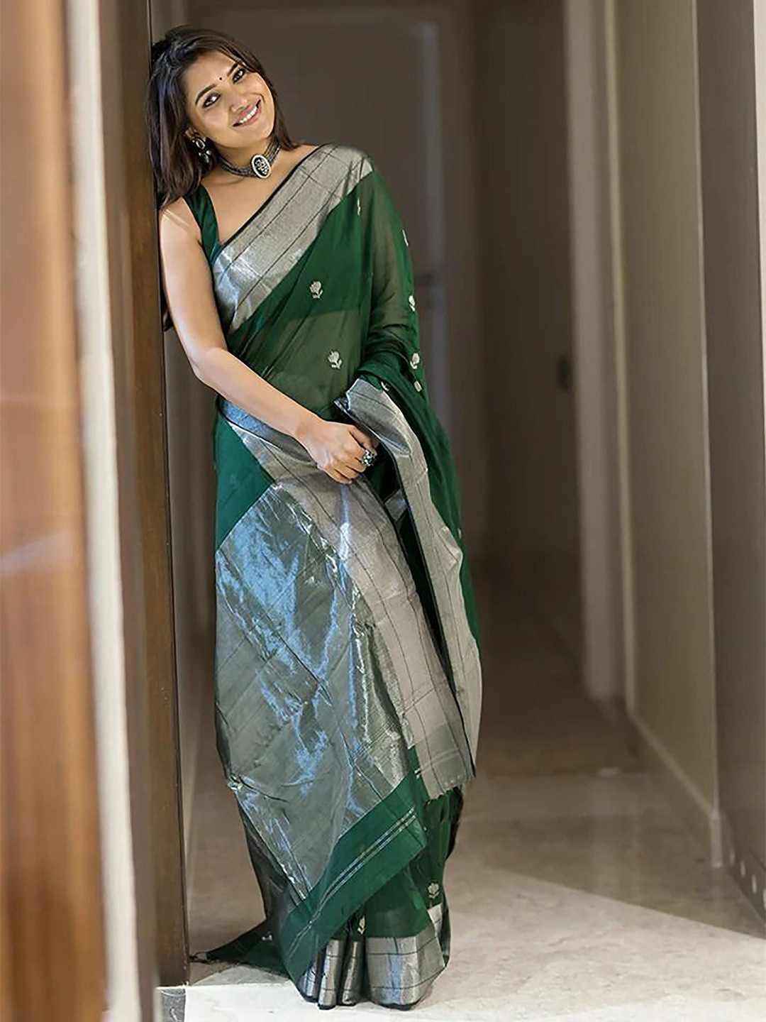 AMRUTKALA SAREES Ethnic Motif Woven Design Zari Banarasi Saree