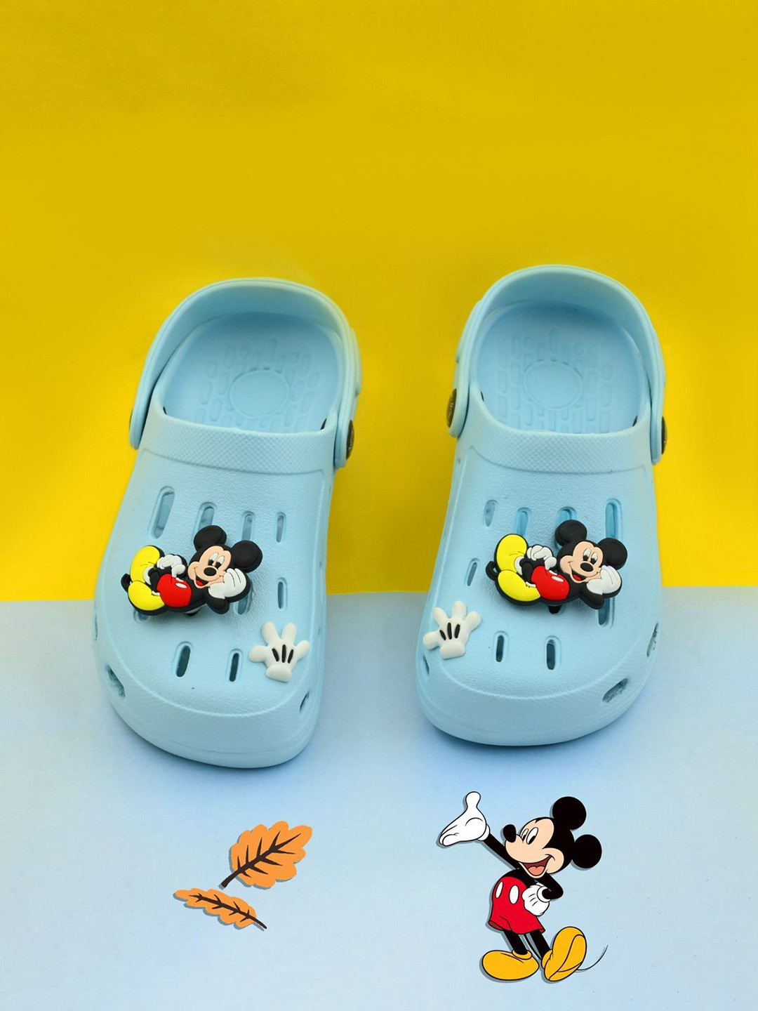 Disney By Yellow Bee Boys Mickey Mouse Rotating 3D Charm Clogs