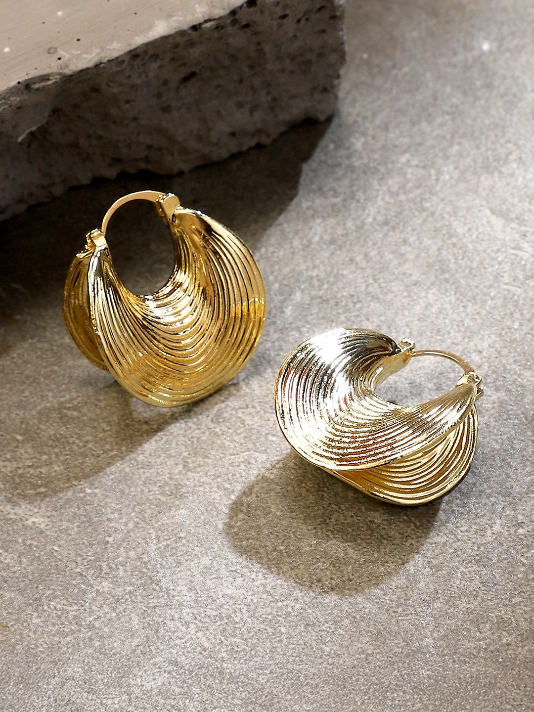 SOHI The Ribbed-Fold Gold-Plated Contemporary Hoop Earrings