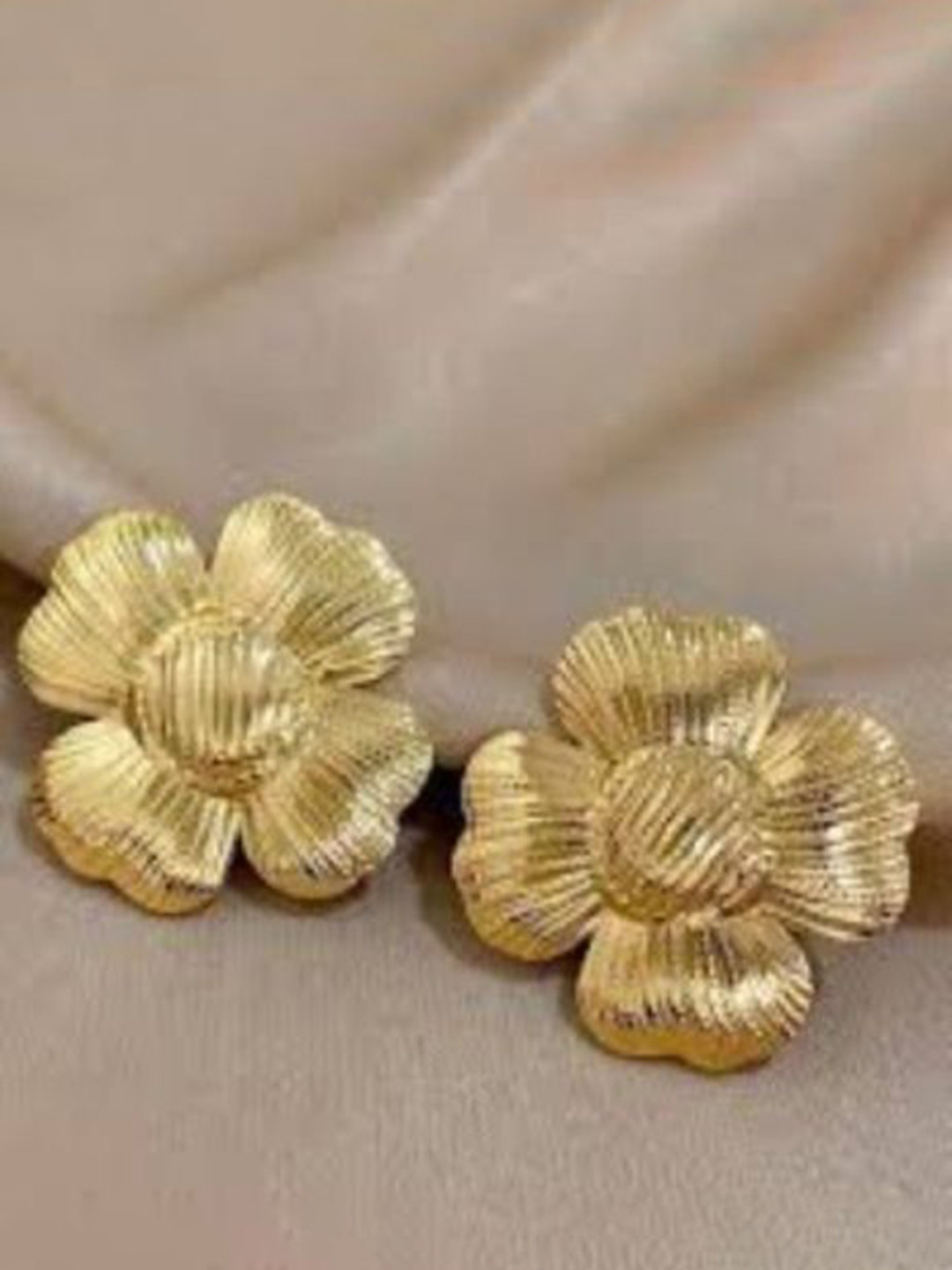 Neze Pearls Stainless Steel Studded Floral Studs