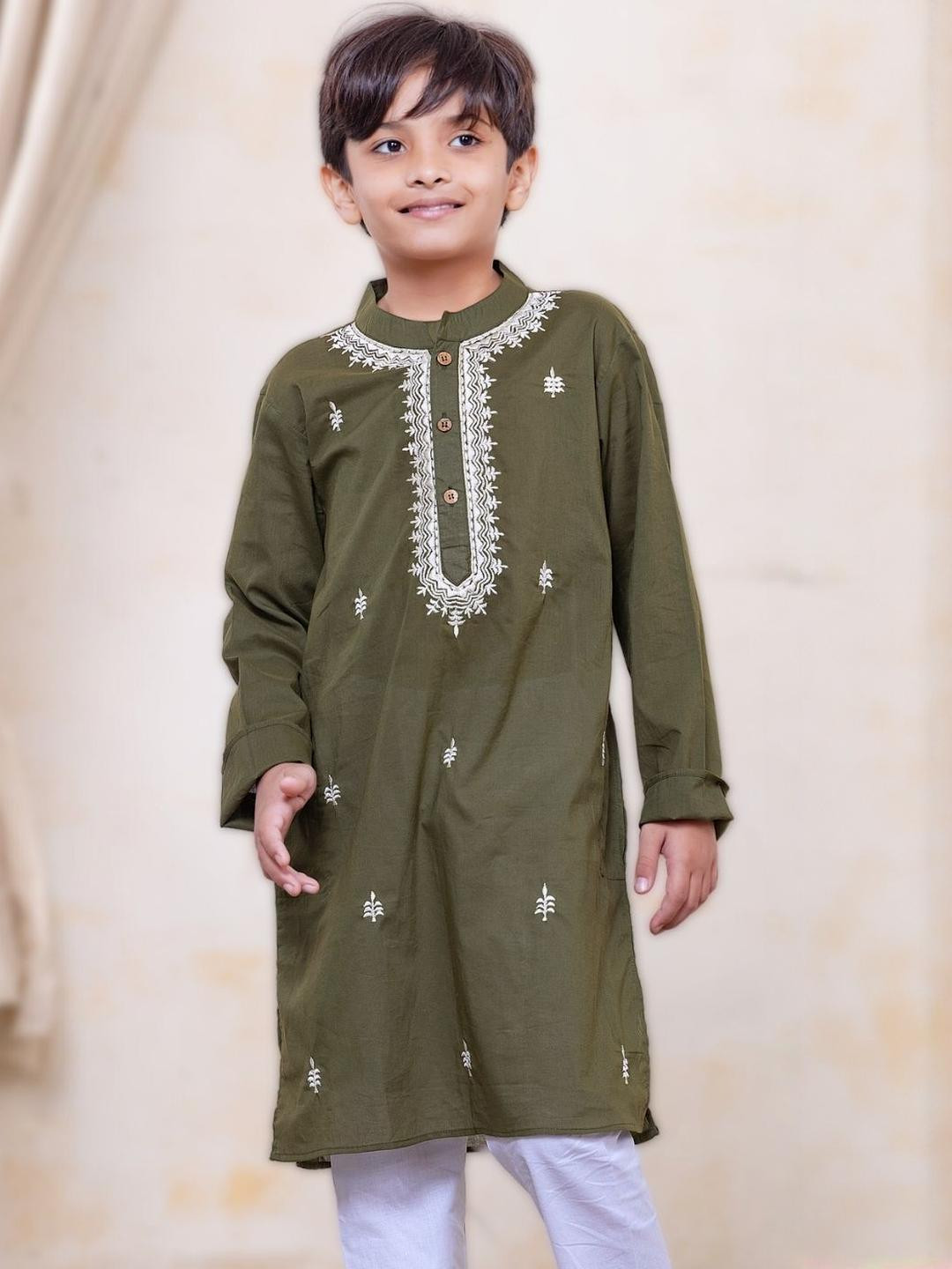 Tura Turi Embroidered Pure Cotton Kurta with Pyjamas