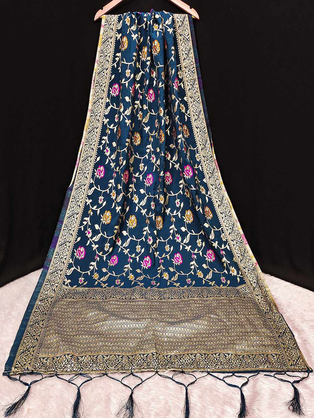 Trendmalls Floral Woven Design Zari Jacquard Pure Silk Dupatta