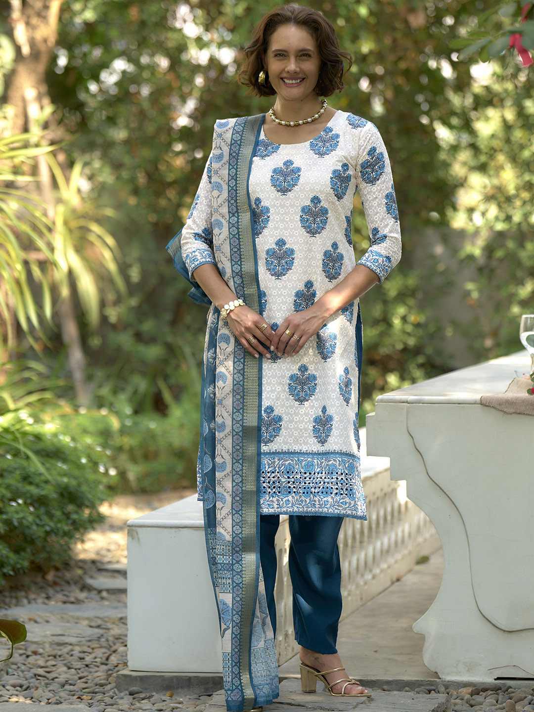 BE IN TEXO FAB Floral Embroidered Thread Work Pure Cotton Kurta With Trousers & Dupatta