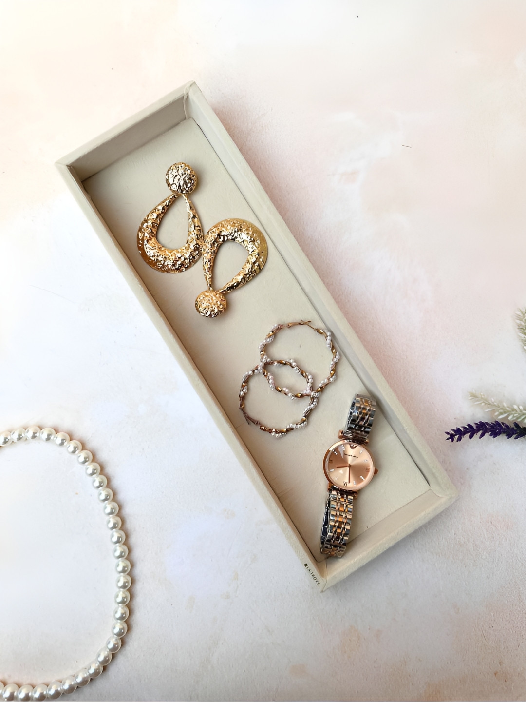 La Trove Sleek Cream Velvet Jewellery Organizer Tray