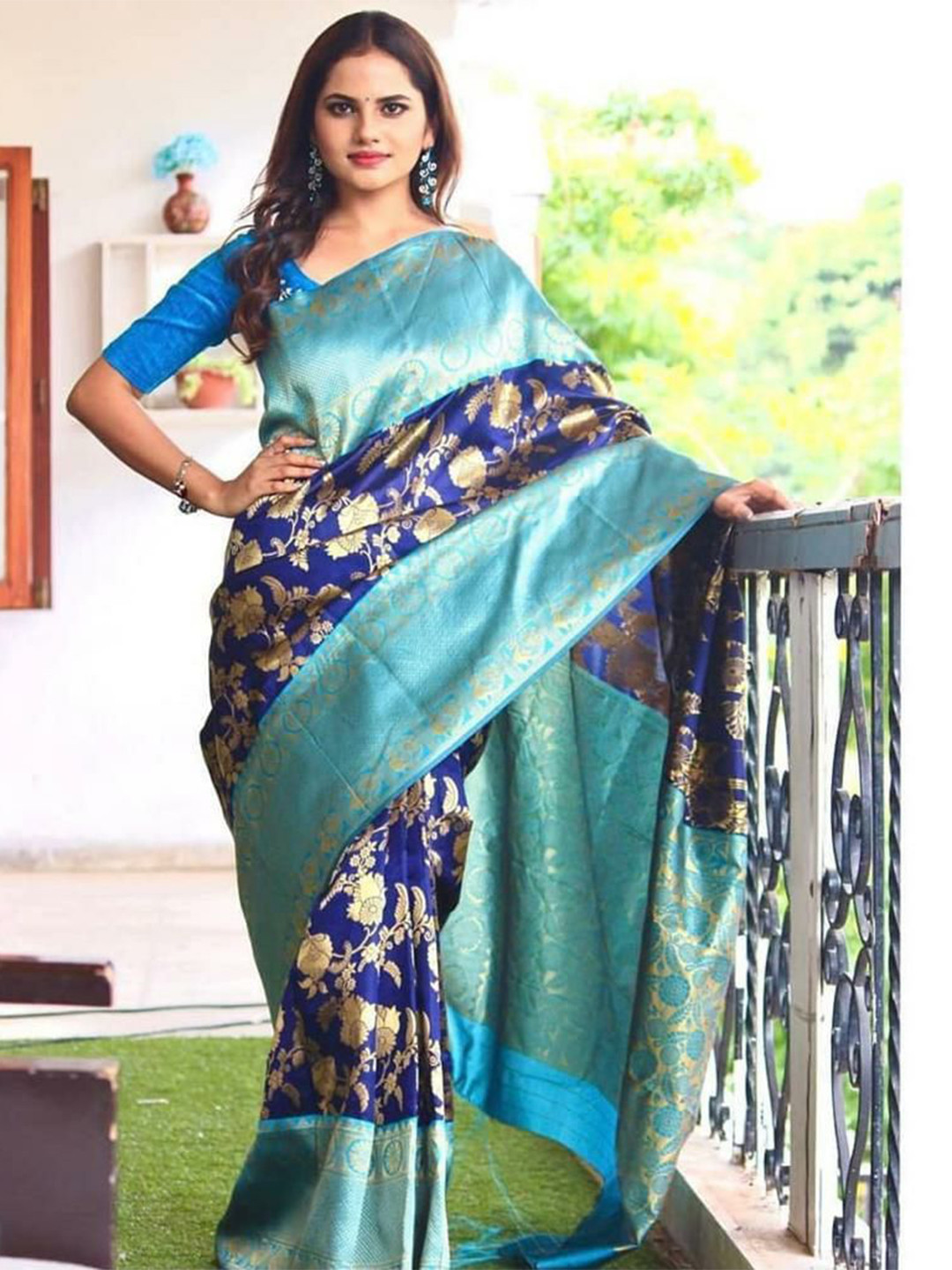 VILLE FASHION Lilan Women Ethnic Motifs Woven Design Zari Kanjeevaram Saree