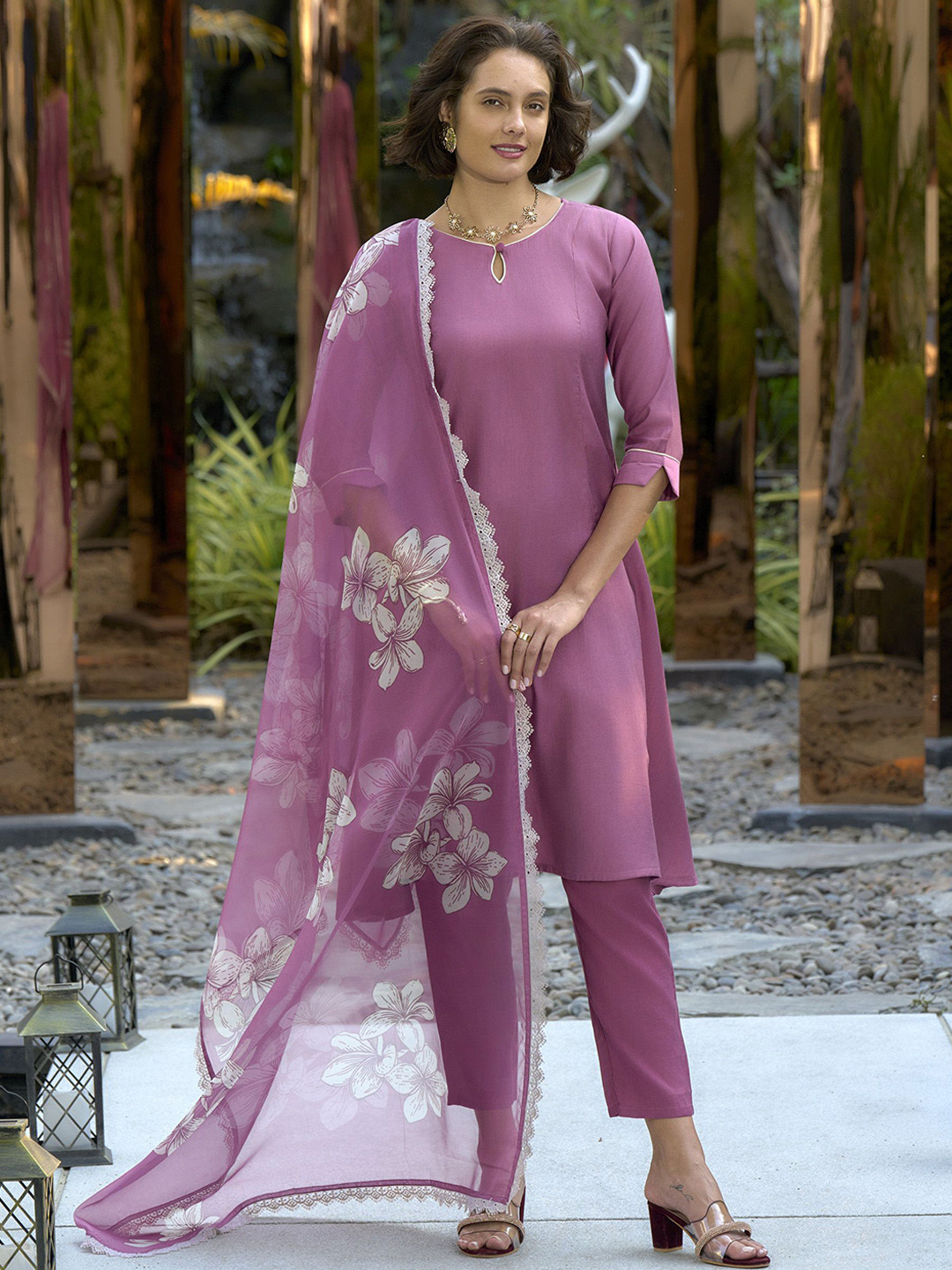BE IN TEXO FAB Keyhole Neck Thread Work Kurta With Trousers & Dupatta