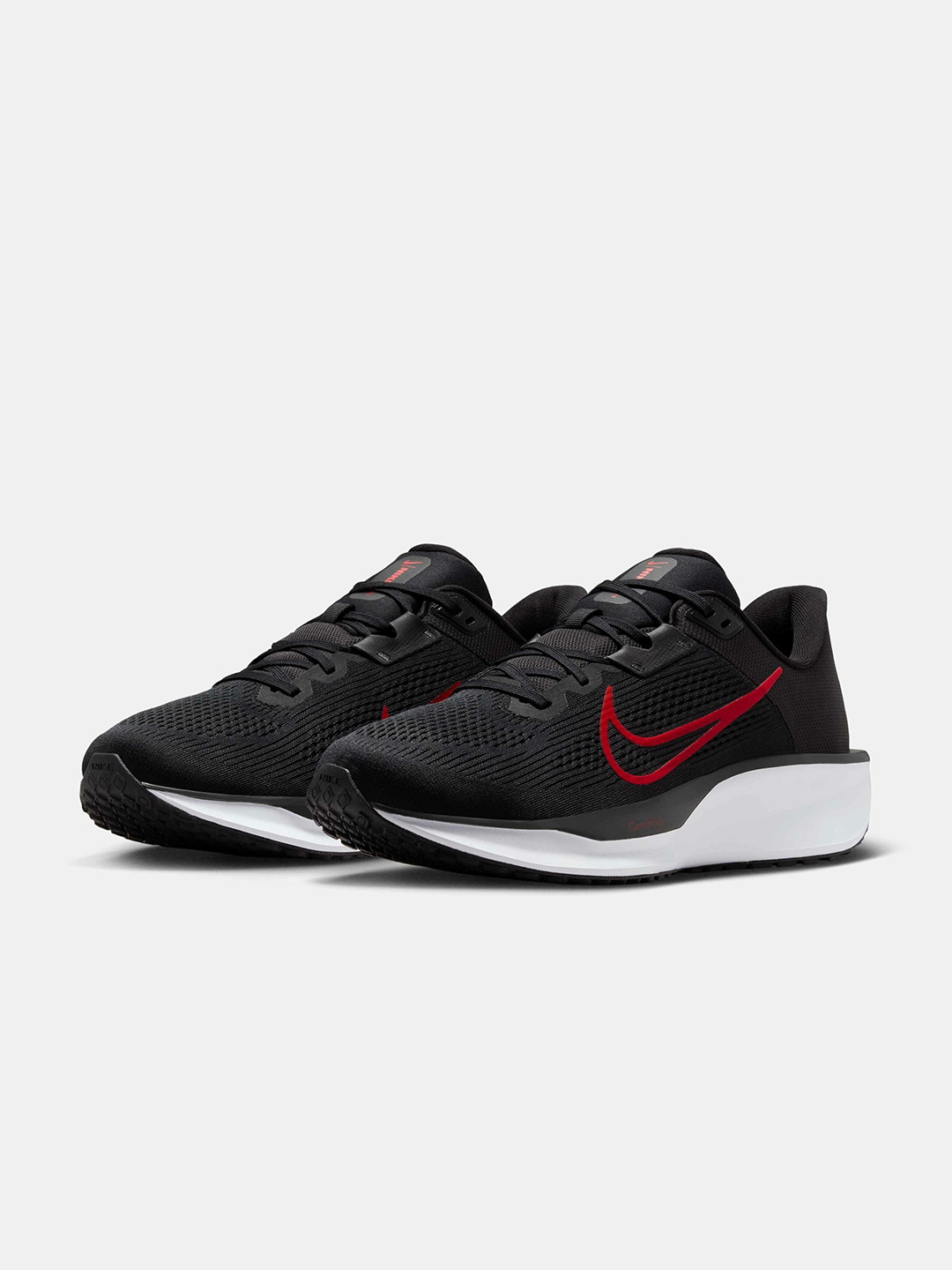 Nike Quest 6 Men Road Running Shoes