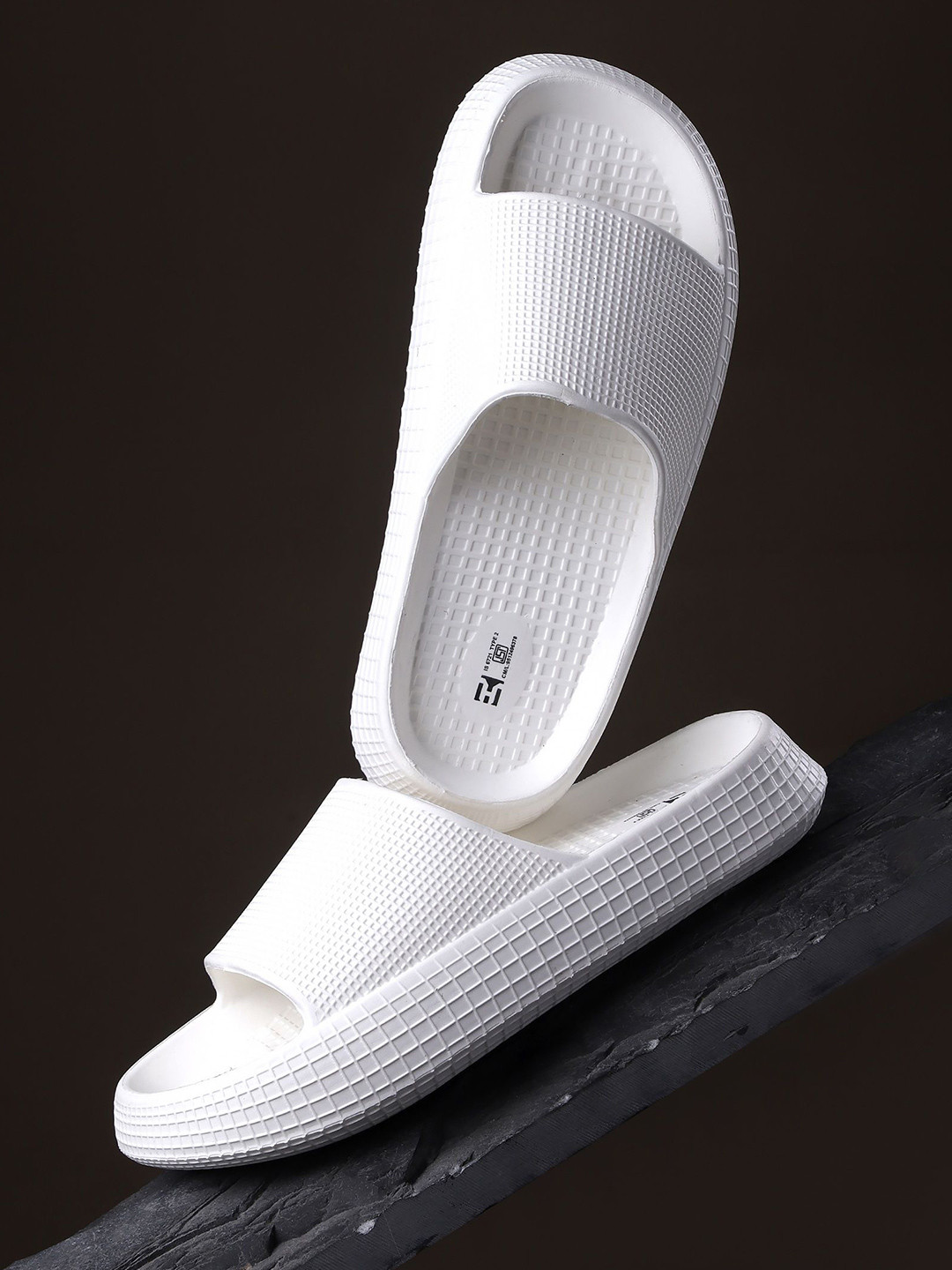 Hygear Radar Men Textured Casual Sliders