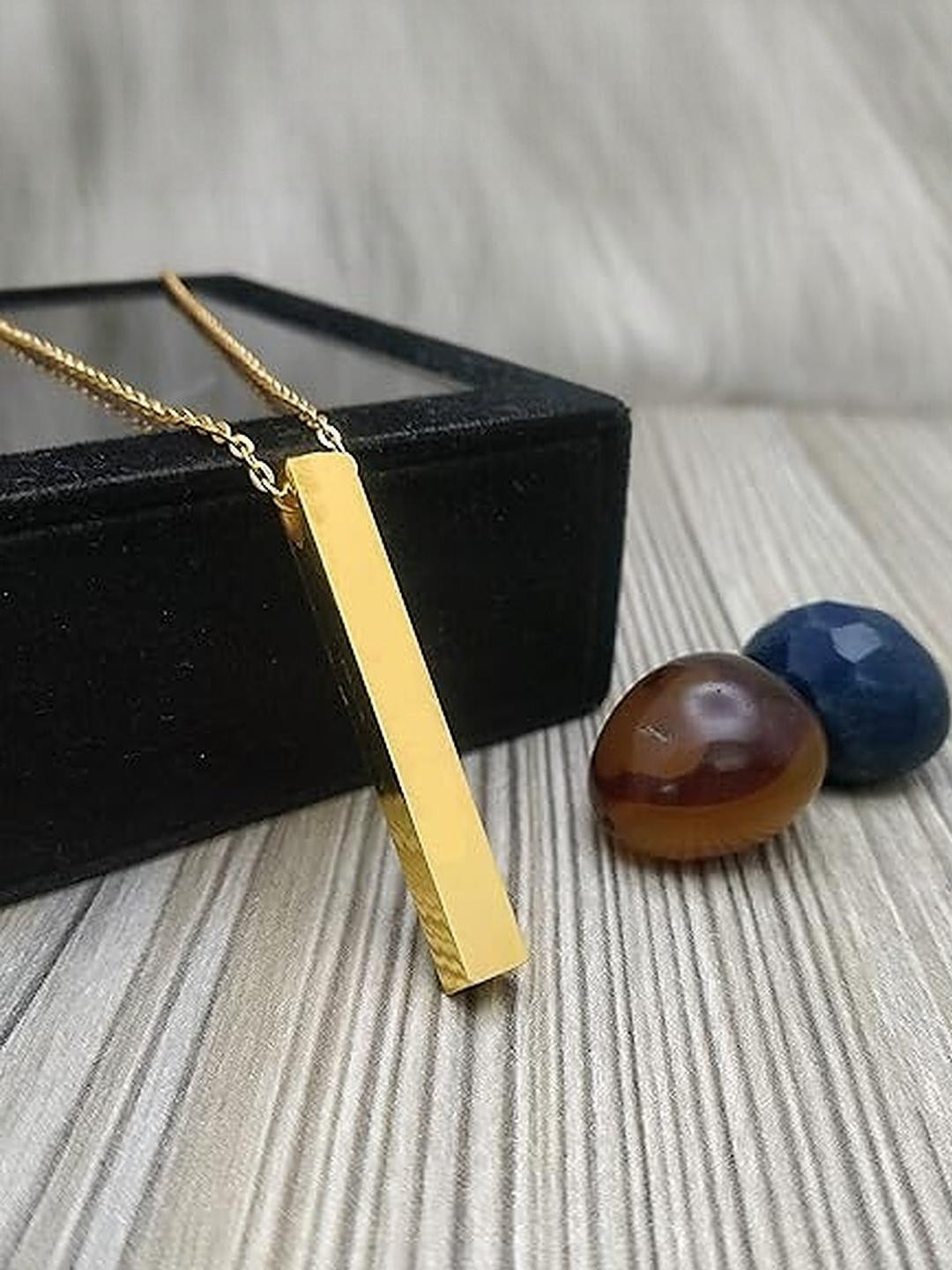 Iga collection Unisex Vertical Gold Bar Shaped Pendant