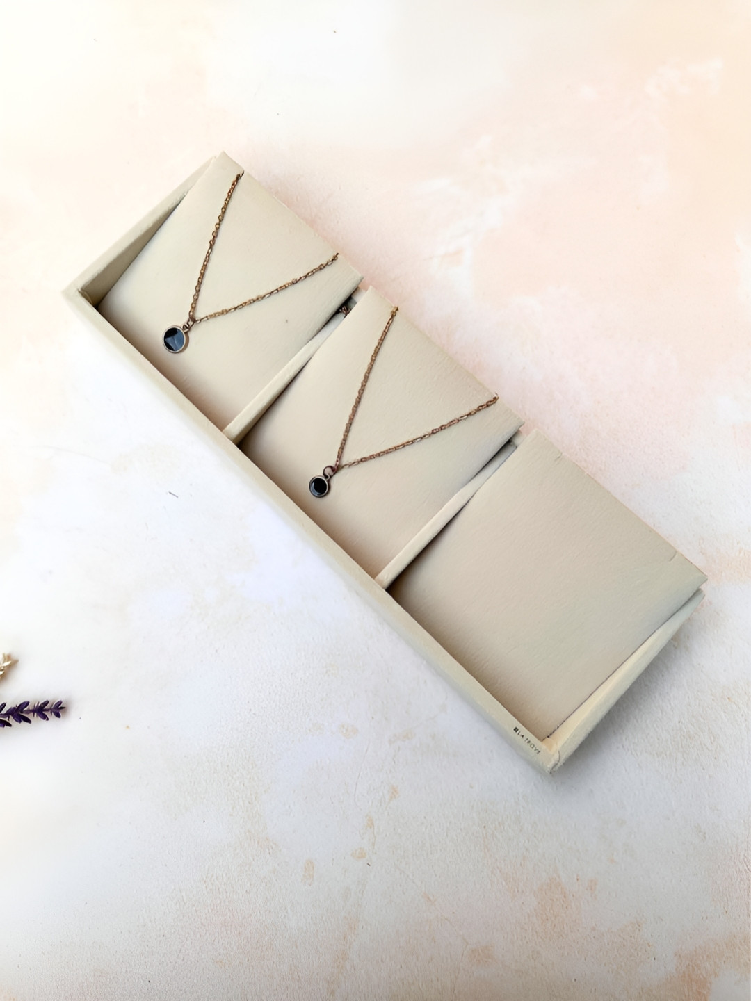 La Trove 3 Grid Cream Sleek Velvet Necklace Organizer Tray