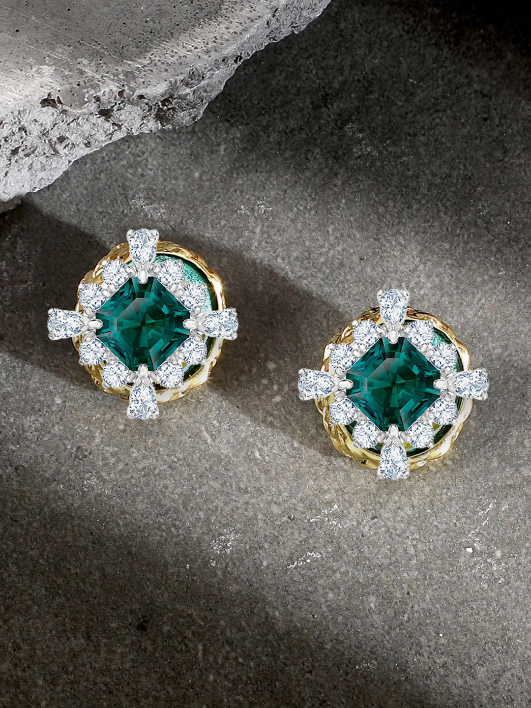 SOHI The Portrait Gold-Plated Contemporary Studs Earrings