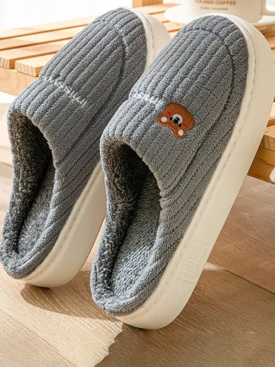 WOLVESDEN Women Fur Self Design Room Slippers