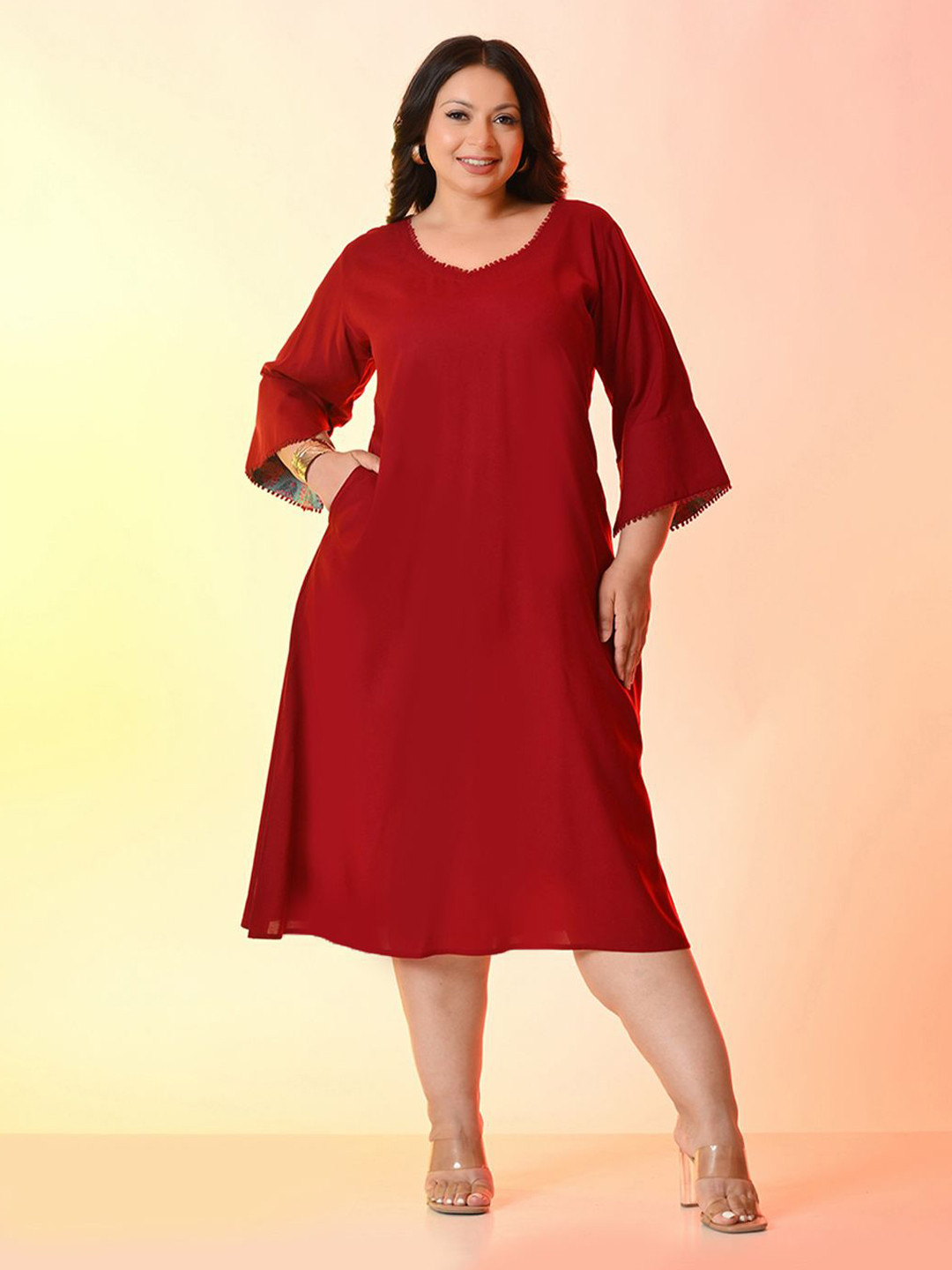PrettyPlus by Desinoor.com Women Plus Size Maroon Solid Dress