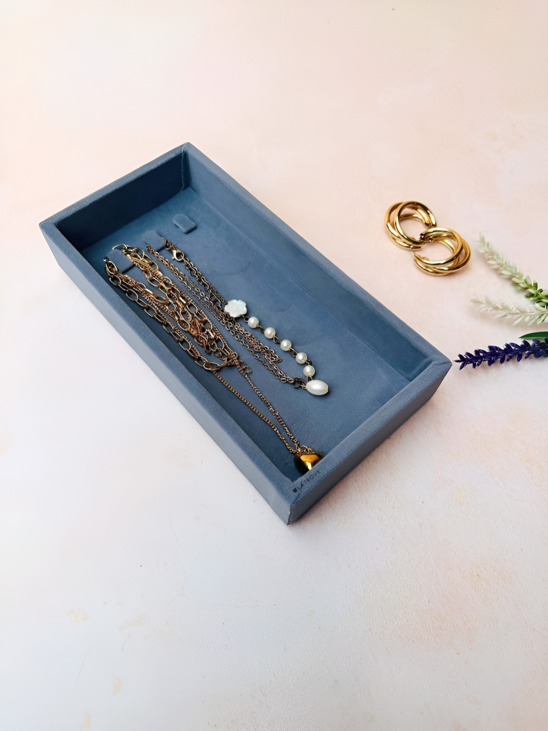 La Trove Grey Mini Chain Velvet Organizer Tray