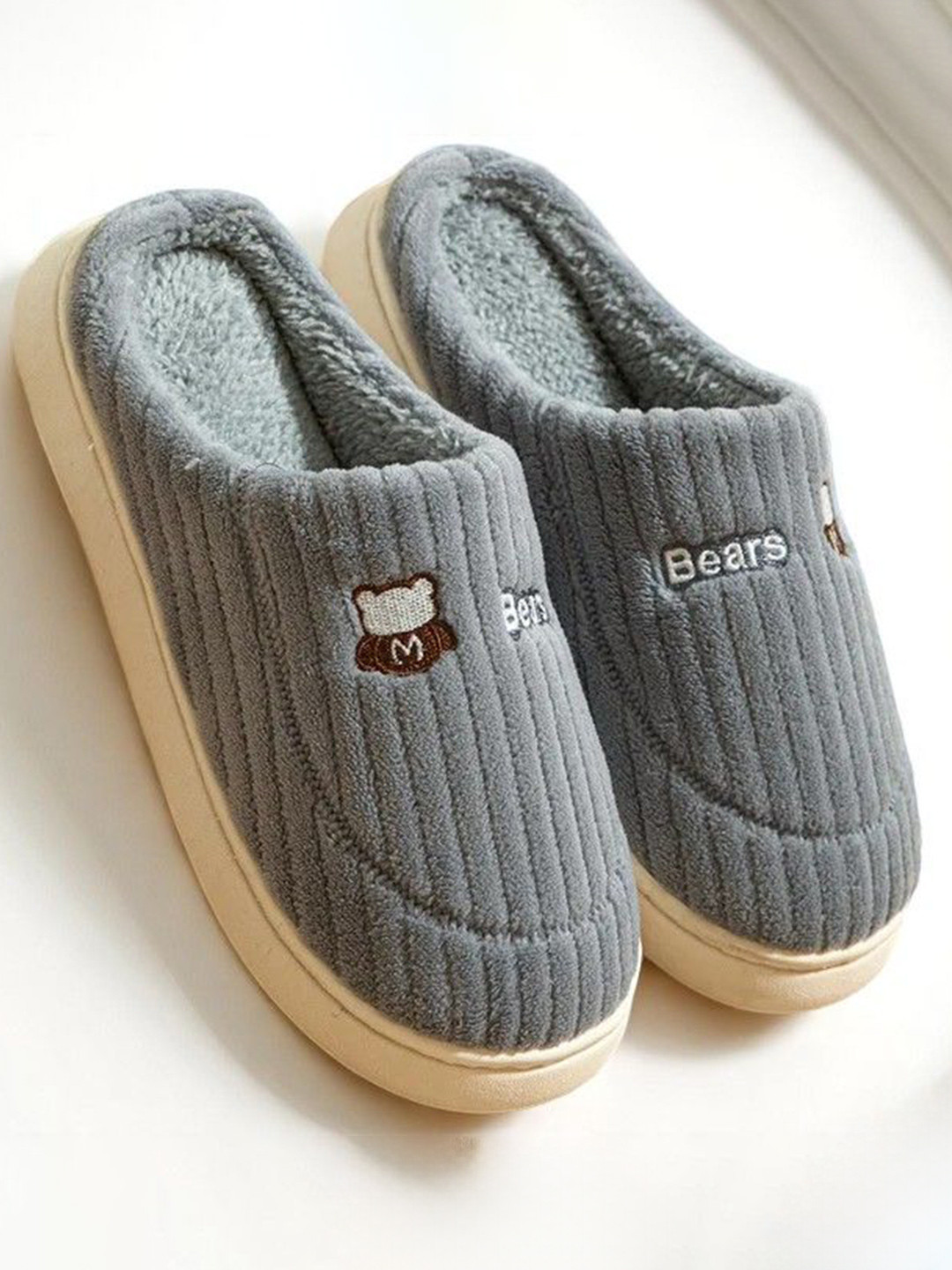 WOLVESDEN Women Room Slippers Flip Flops