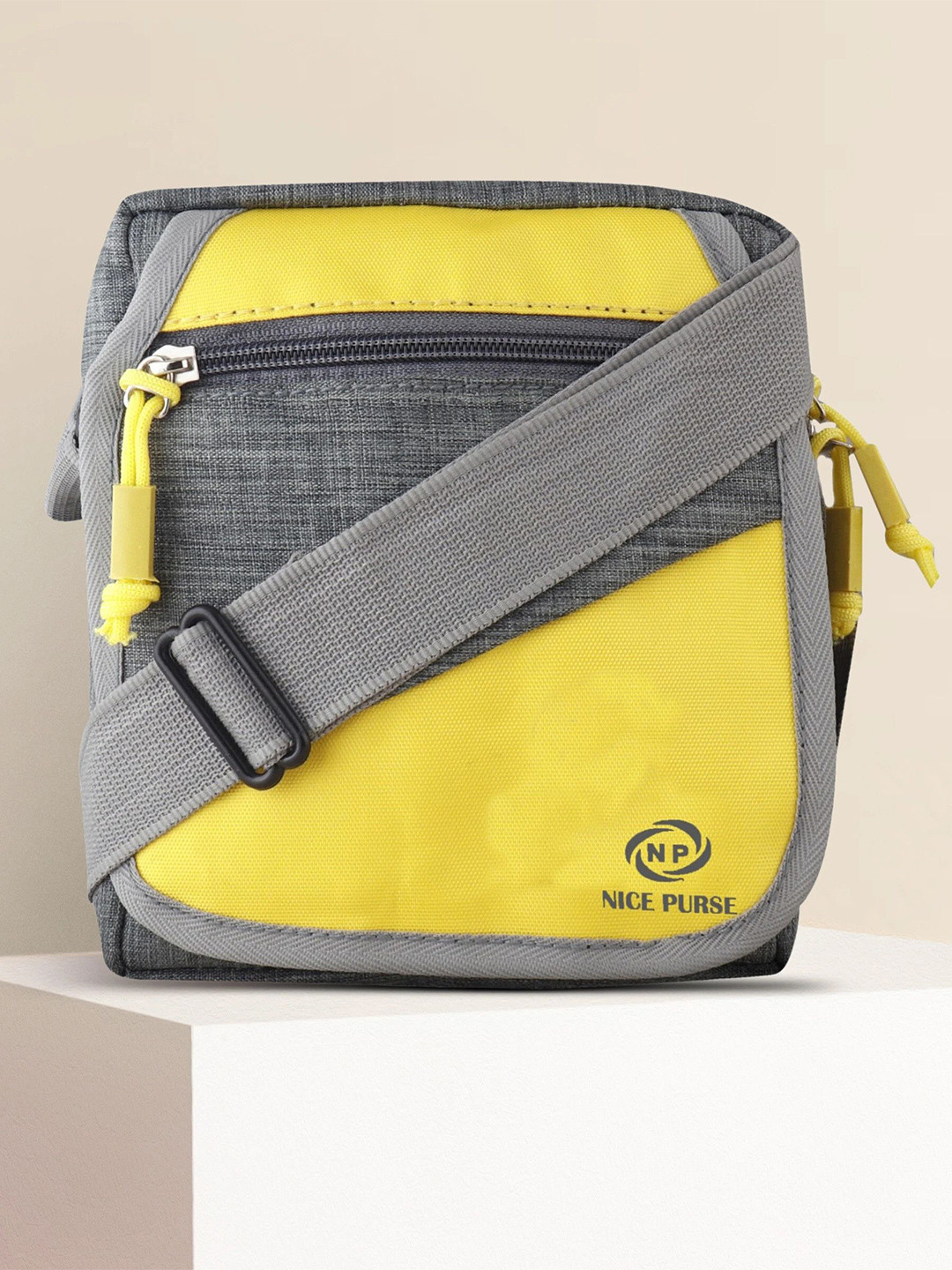 NICE PURSE Colourblocked Oversized Swagger Pouch