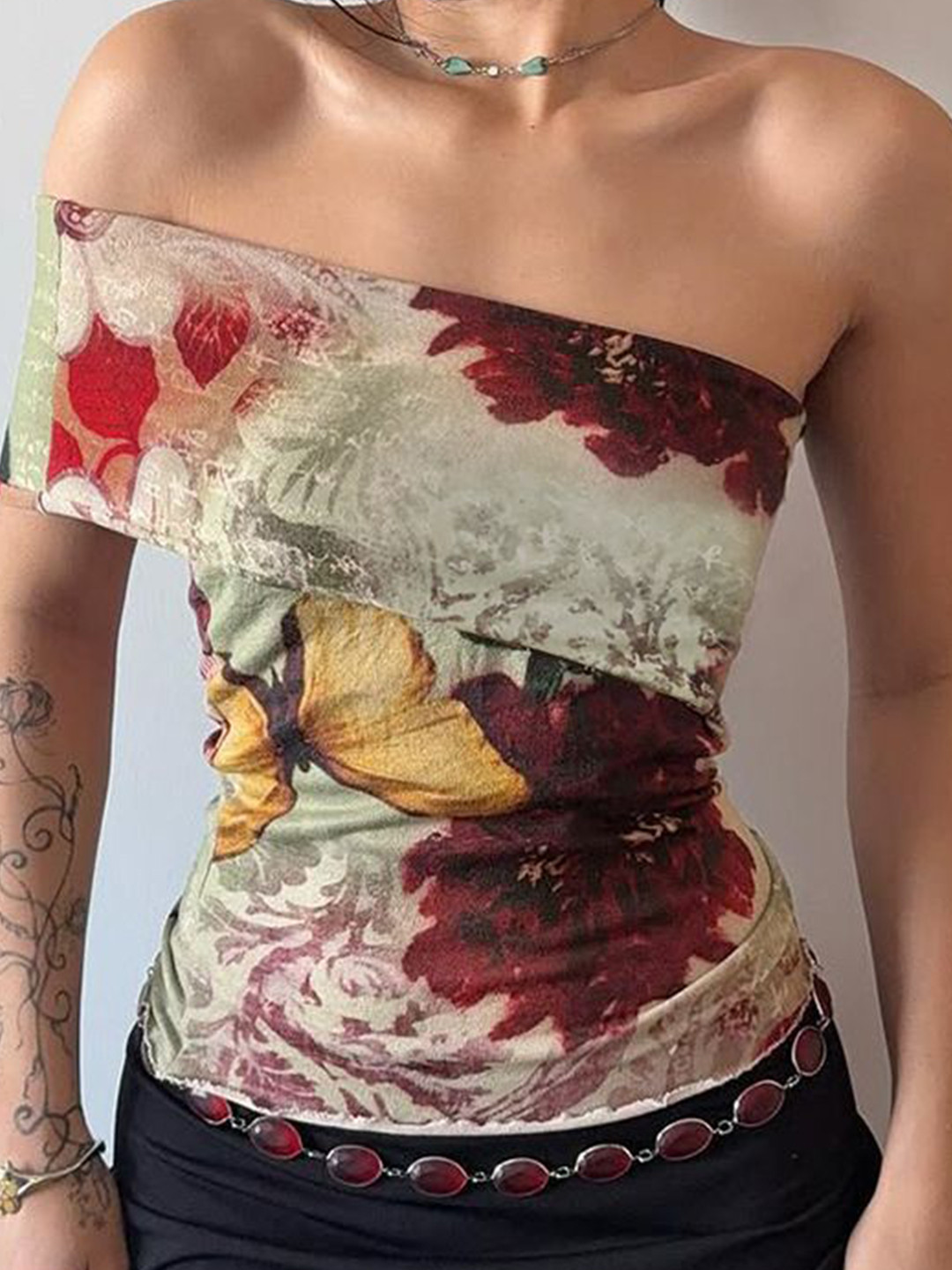 StyleCast x Revolte Women Floral One-Shoulder Top