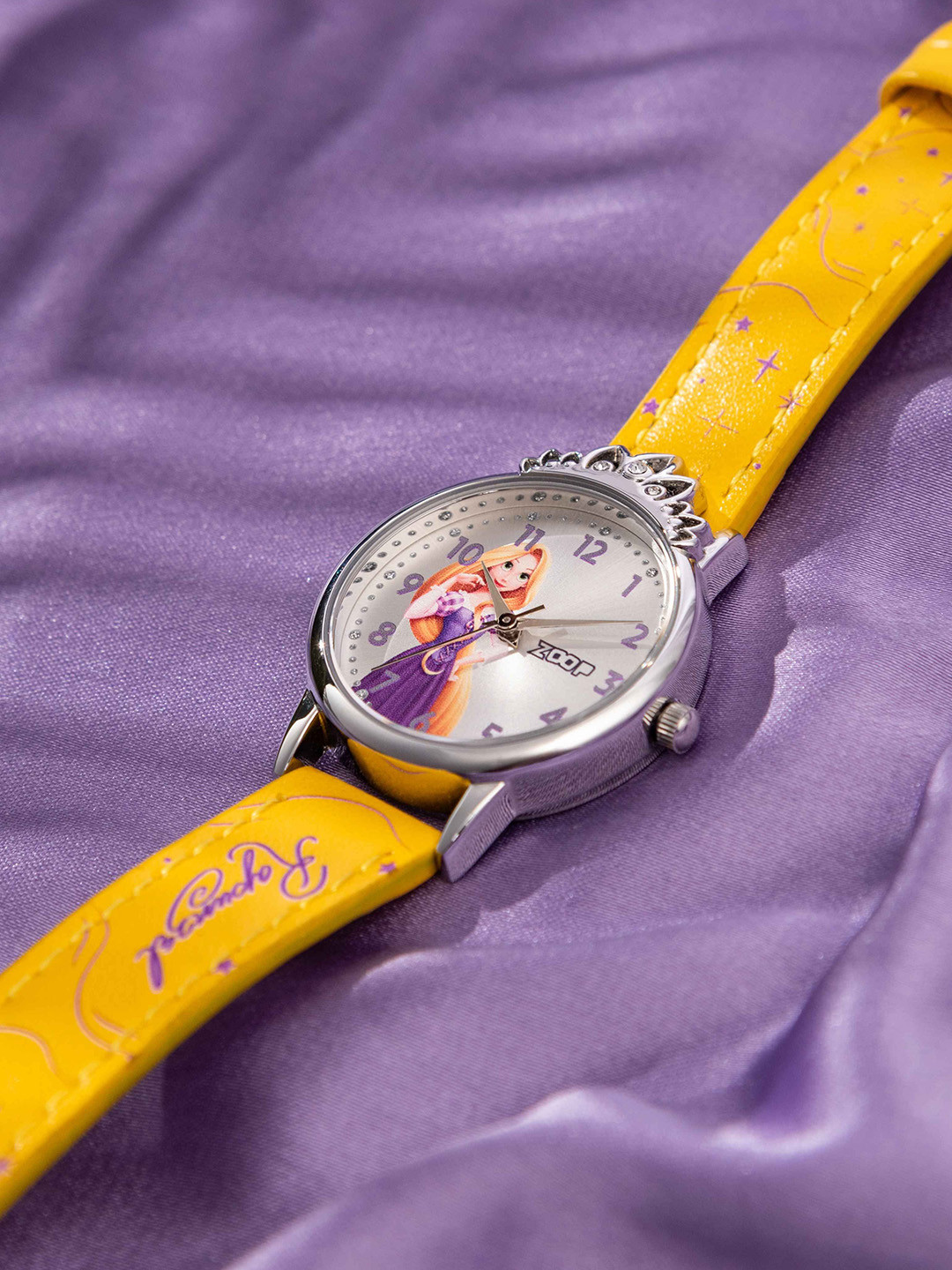 ZOOP Disney Princess Analog Round Dial Girls Watch - 26048SL01