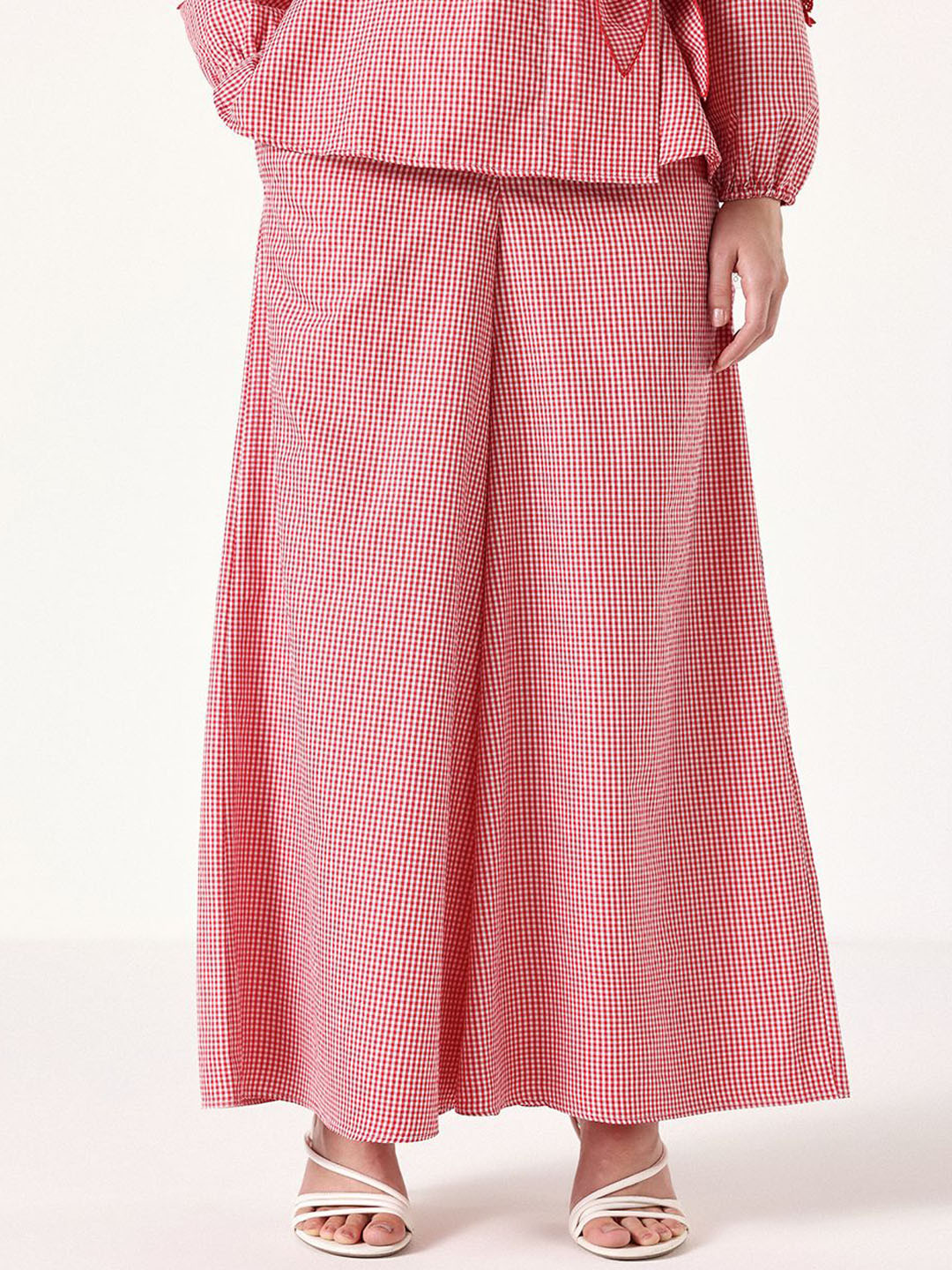 Muvazo Vichy Women Checked Relaxed Straight Fit Mid-Rise Regular Trousers