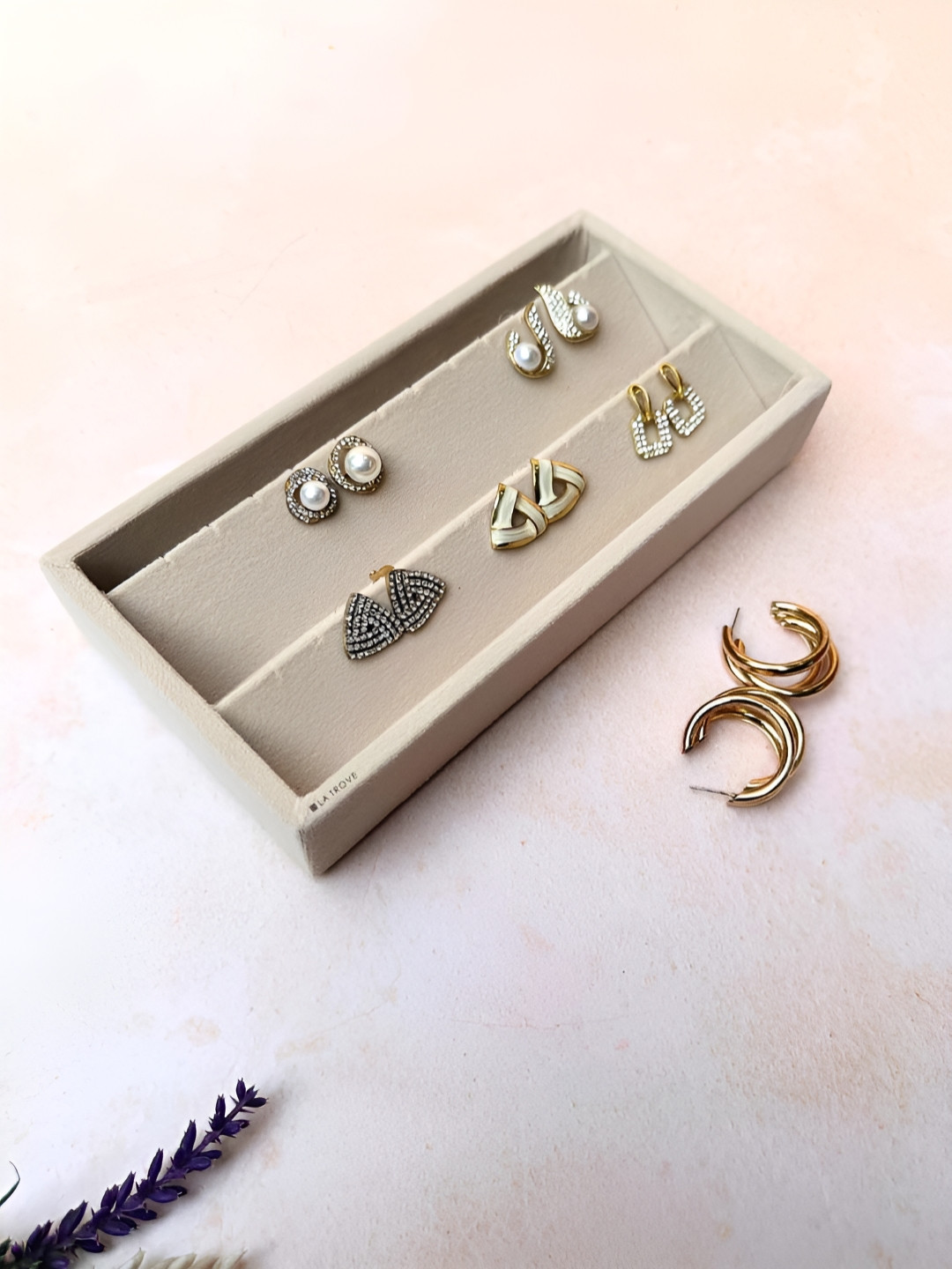 La Trove Mini Cream Velvet Earring Organizer Tray
