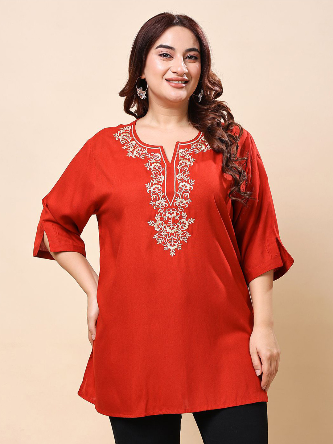 VAAMII Women Embroidered Tunic