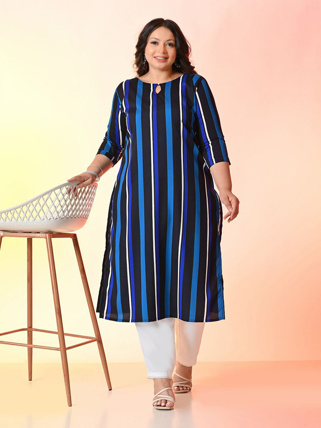 PrettyPlus by Desinoor.com Plus Size Printed Striped Keyhole Neck Crepe Kurta