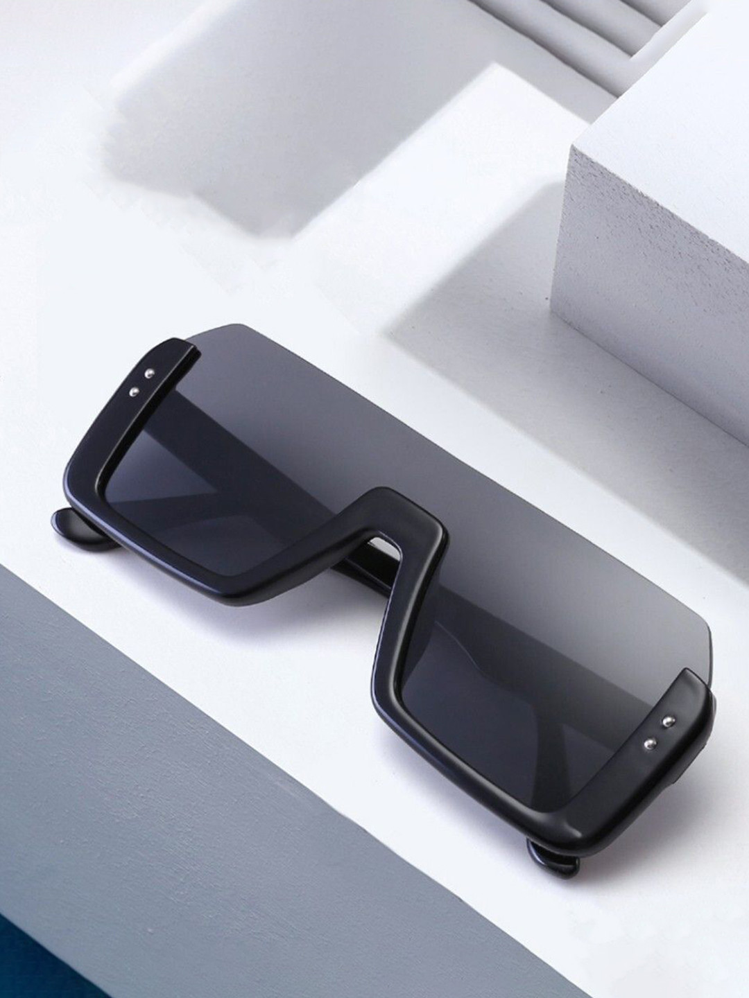 LEGEND EYEWEAR Unisex UV Protected Shield Sunglasses SGLH8Y8FGBFNEMXZ