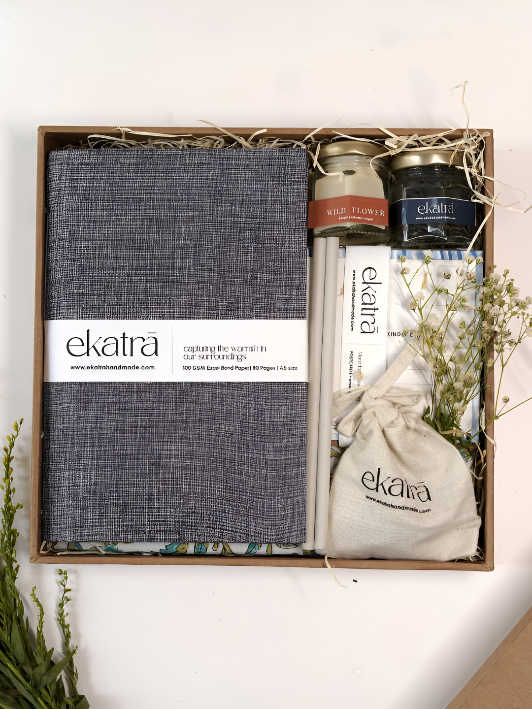 Ekatra Grey Printed Gratitude HamperGiftSets
