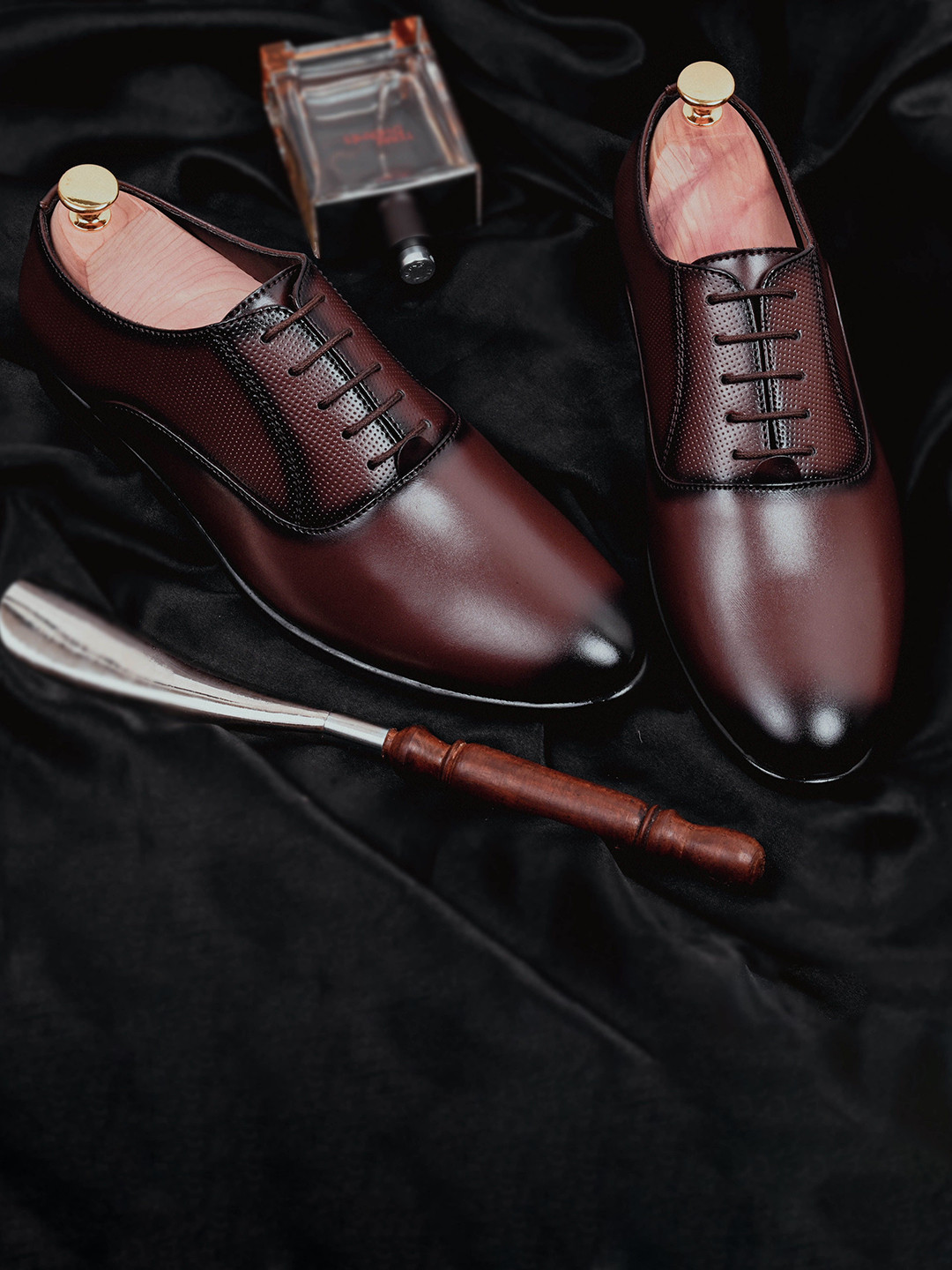 STREETLOOK Men Textured Formal Oxfords