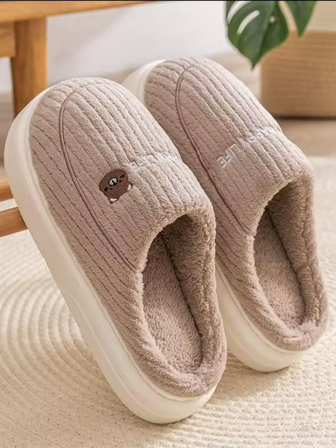 WOLVESDEN Women Winter Fur Room Slippers