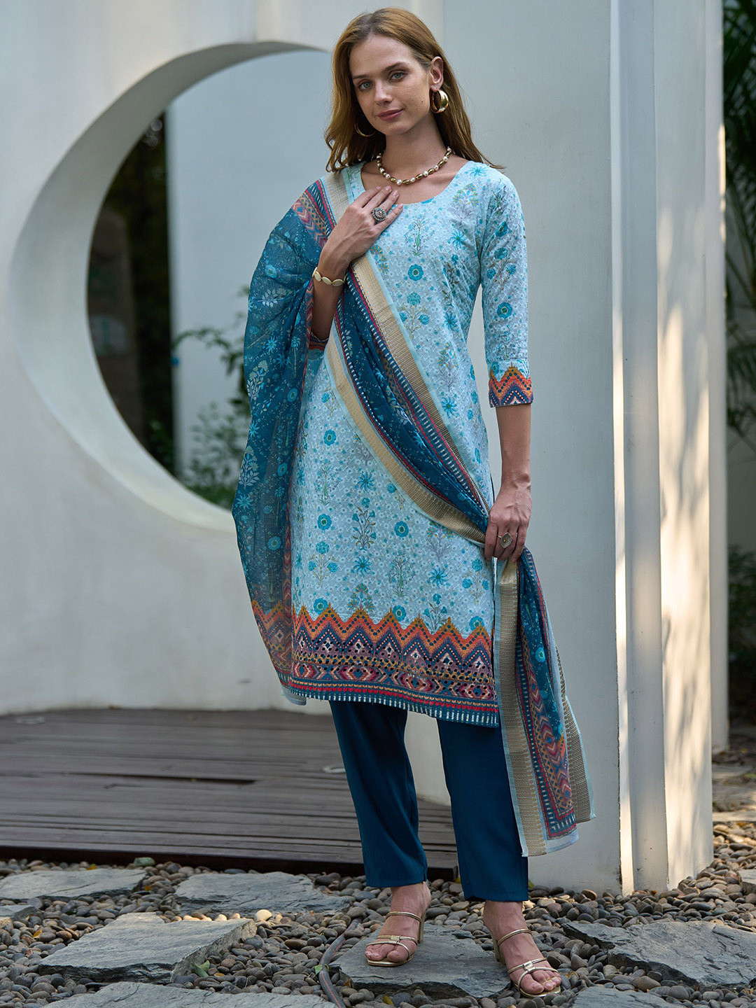 BE IN TEXO FAB Floral Printed Thread Work Pure Cotton Kurta With Trousers & Dupatta