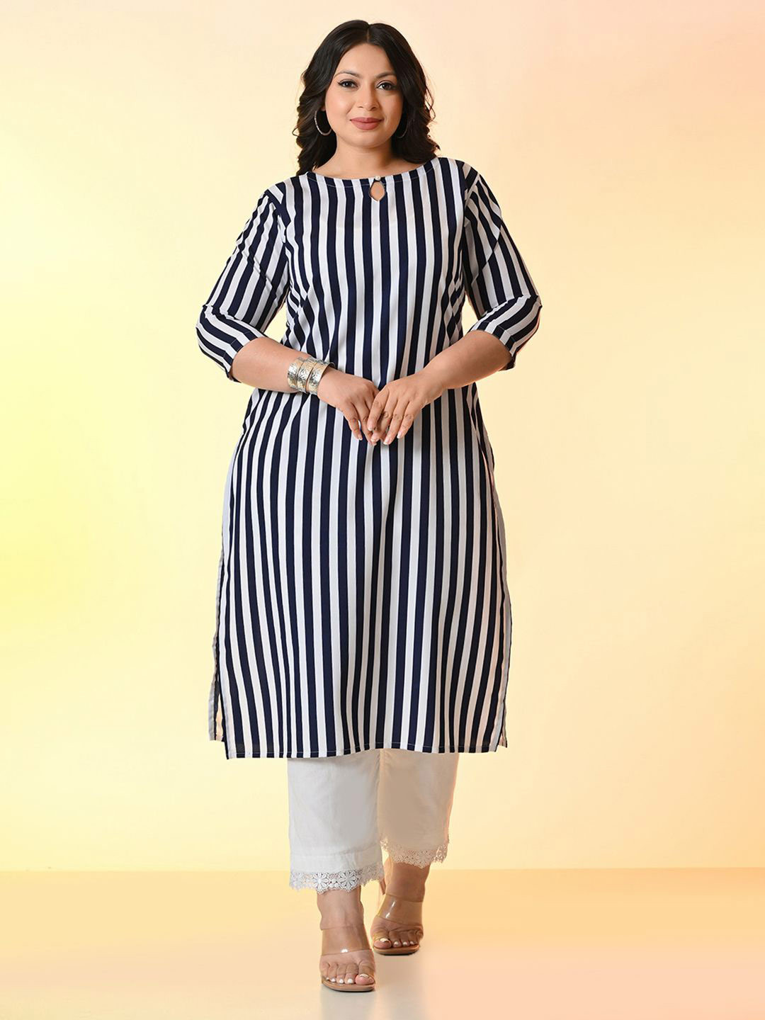 PrettyPlus by Desinoor.com Plus Size Printed White Striped Straight Crepe Kurta