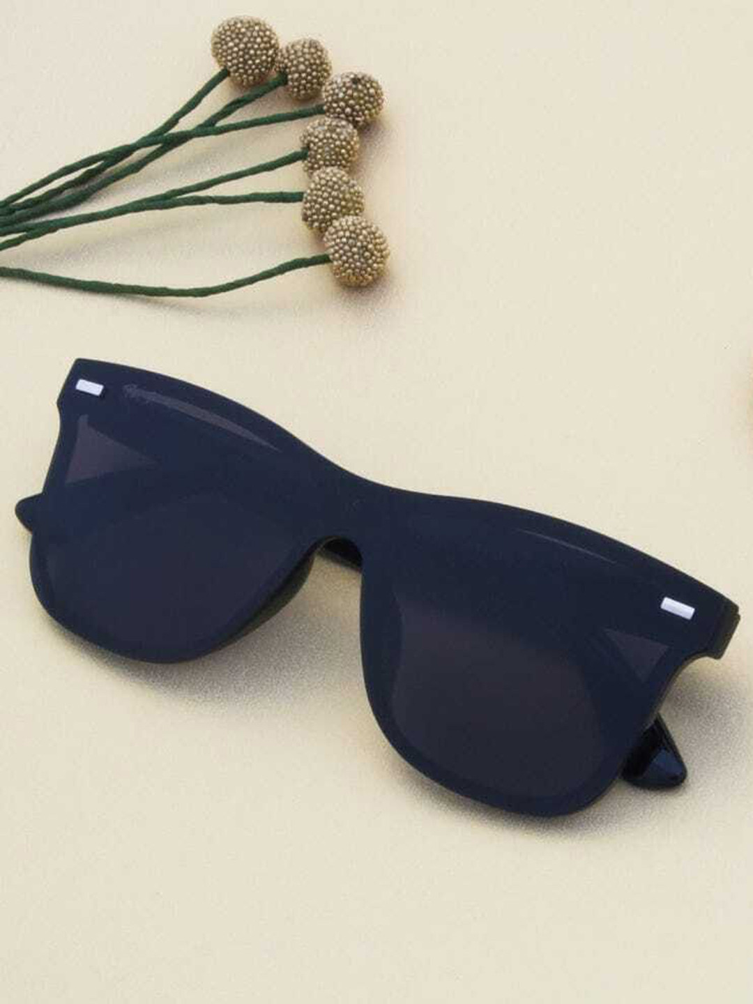 LEGEND EYEWEAR Unisex Square Sunglasses with UV Protected Lens SGLGPF9HGQF7NU8Q
