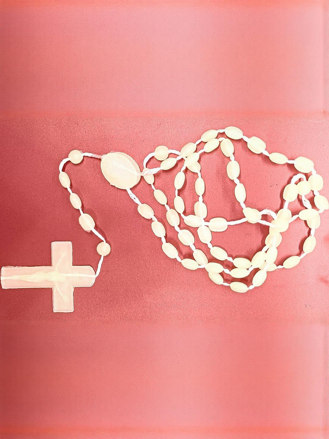 Dynamic Retail Global Men Handcrafted Chain With Cross Pendant