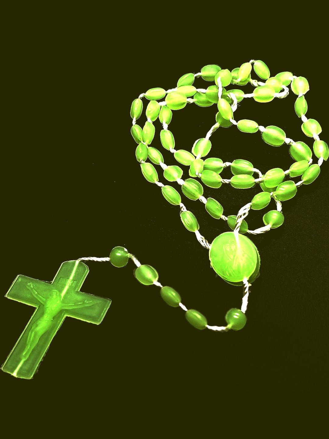 Dynamic Retail Global Men Jesus Cross Chain