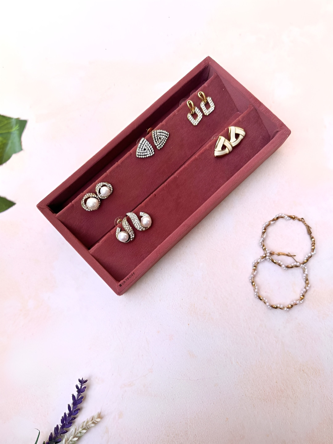 La Trove Mini Darkpink Velvet Earring Organizer Tray