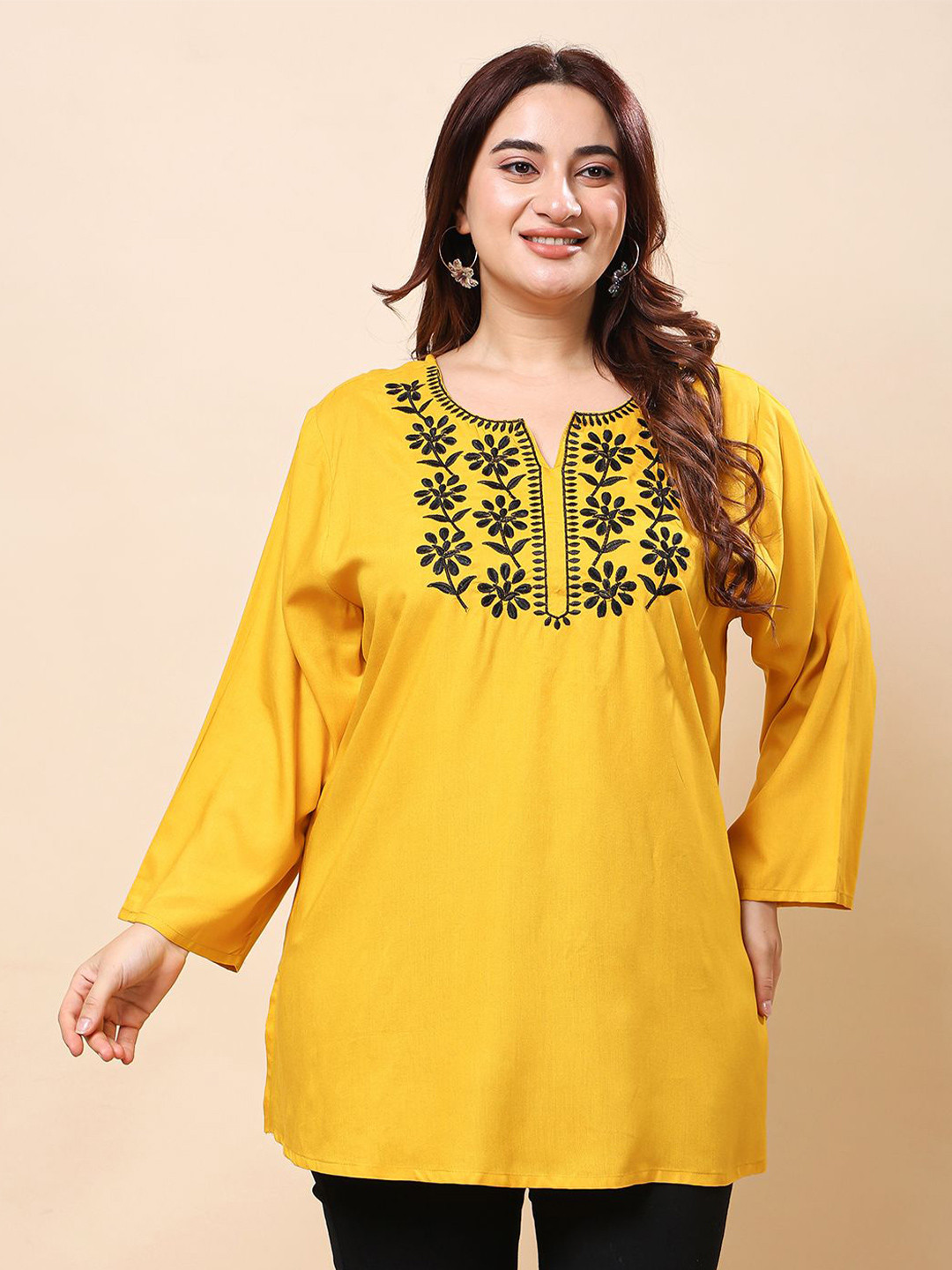 VAAMII Women Ethnic Embroidered Round Neck Tunics